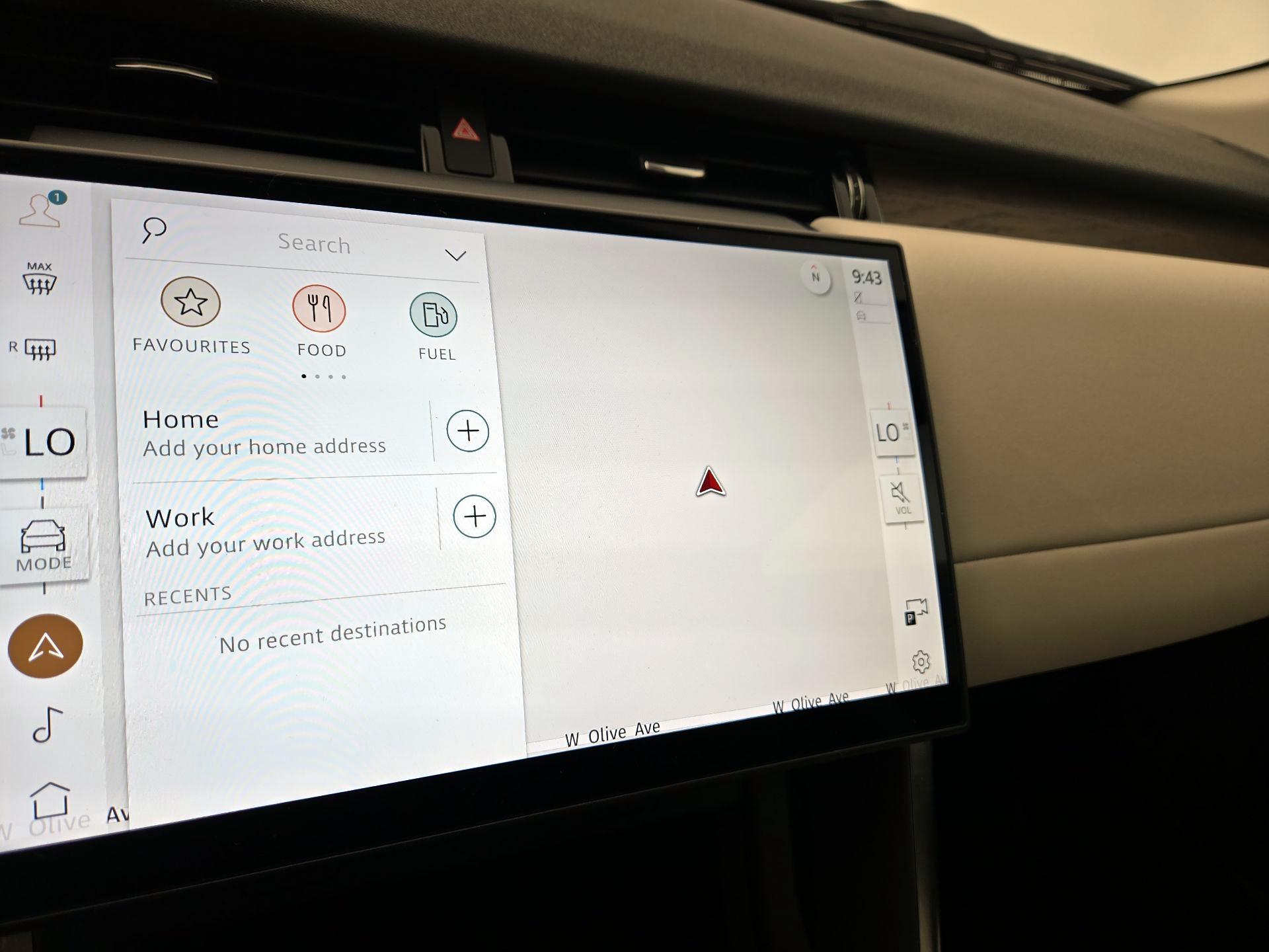 Thumbnail: 2024 Land Rover Discovery Sport - 13