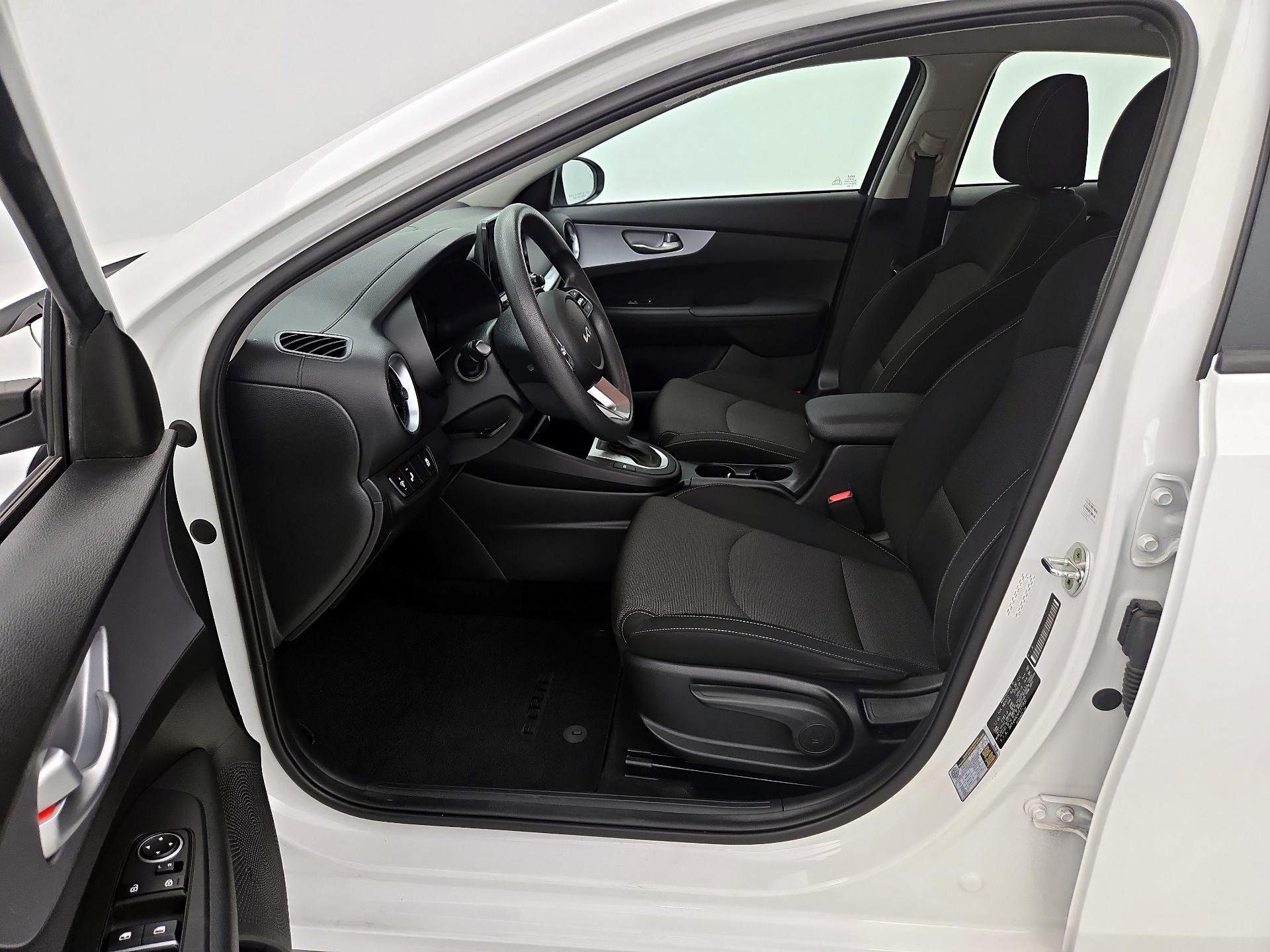 Thumbnail: 2023 Kia Forte - 11