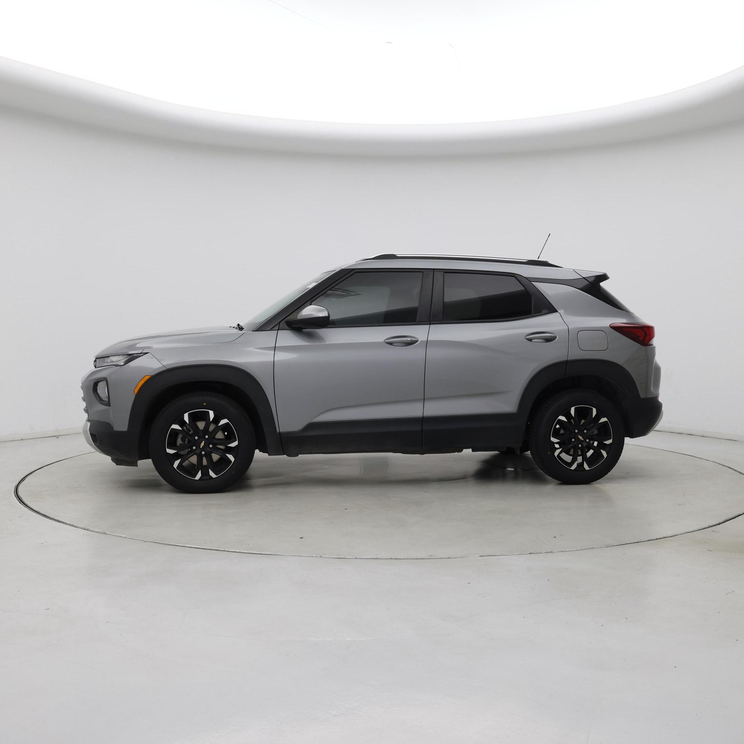 Thumbnail: 2023 Chevrolet TrailBlazer - 3