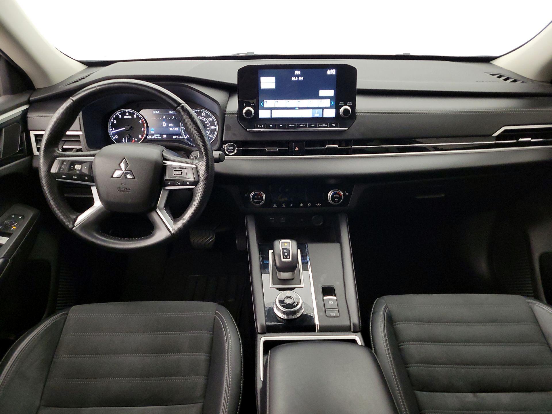 Thumbnail: 2022 Mitsubishi Outlander - 9
