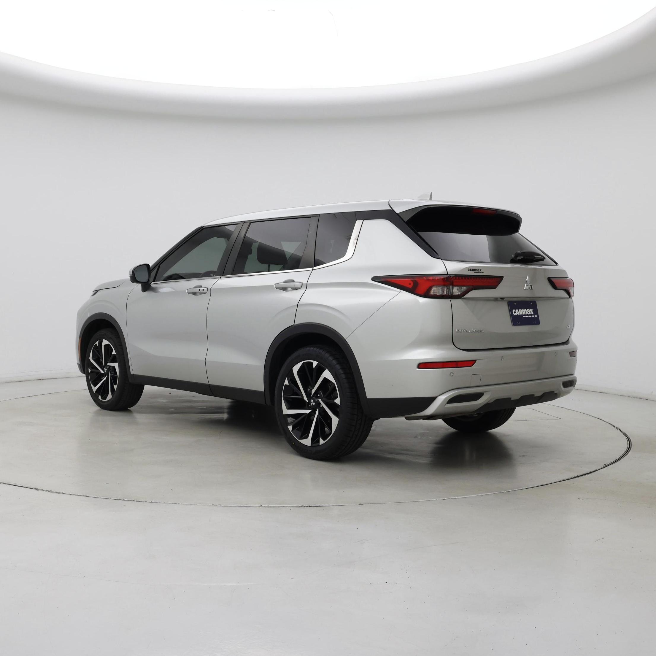 Thumbnail: 2022 Mitsubishi Outlander - 2