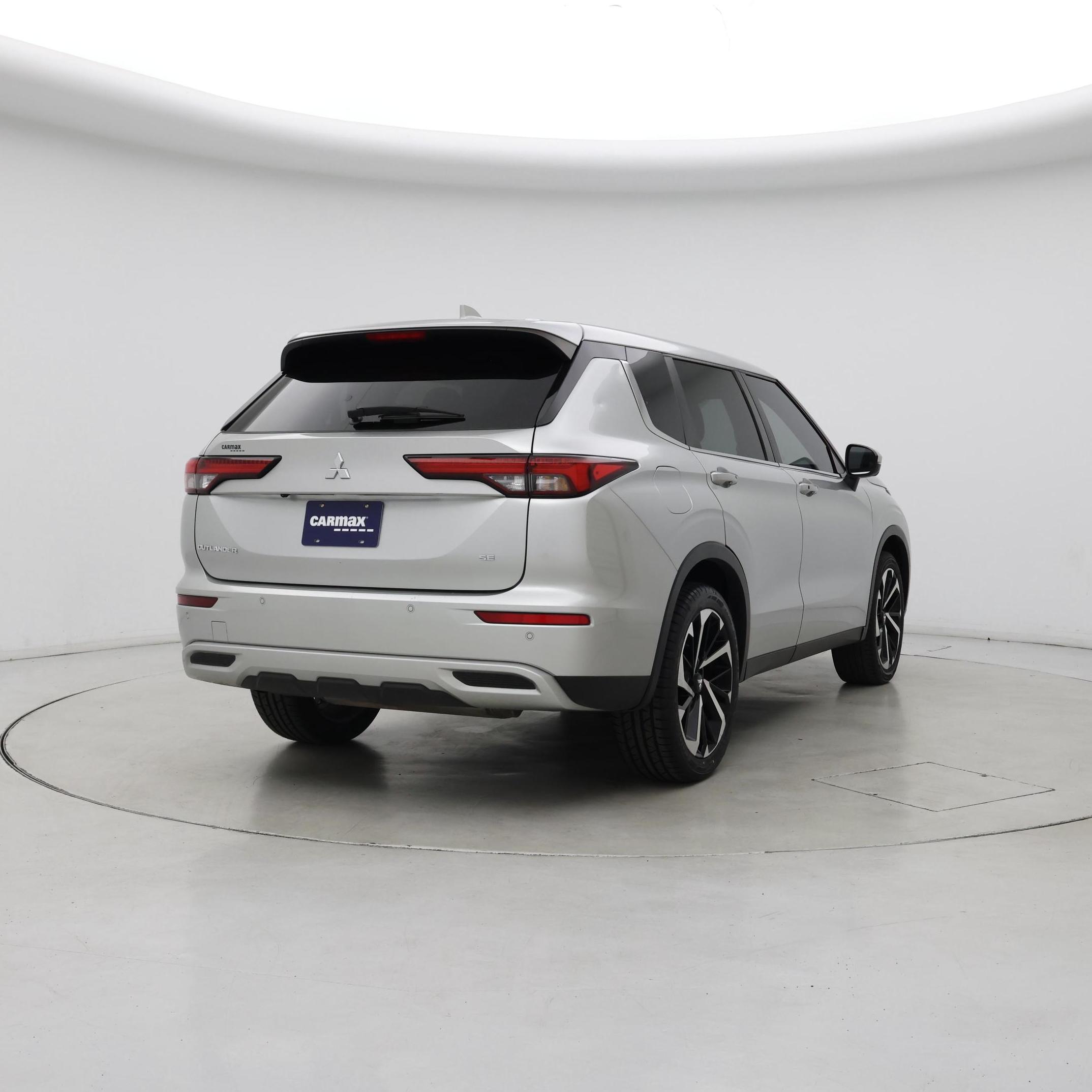 Thumbnail: 2022 Mitsubishi Outlander - 8
