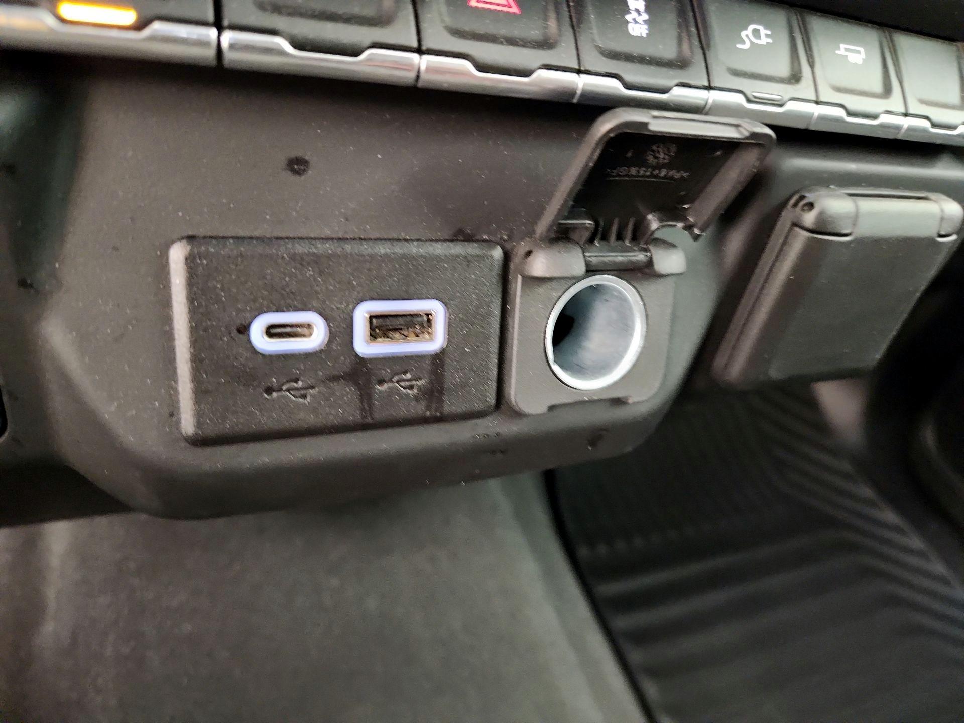 Thumbnail: 2021 Chevrolet Silverado 1500 - 18