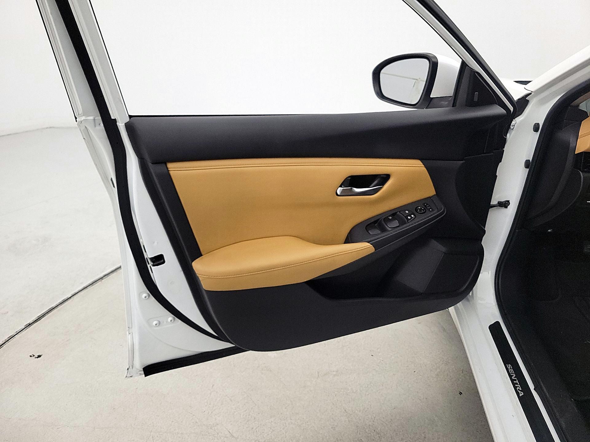 Thumbnail: 2022 Nissan Sentra - 12