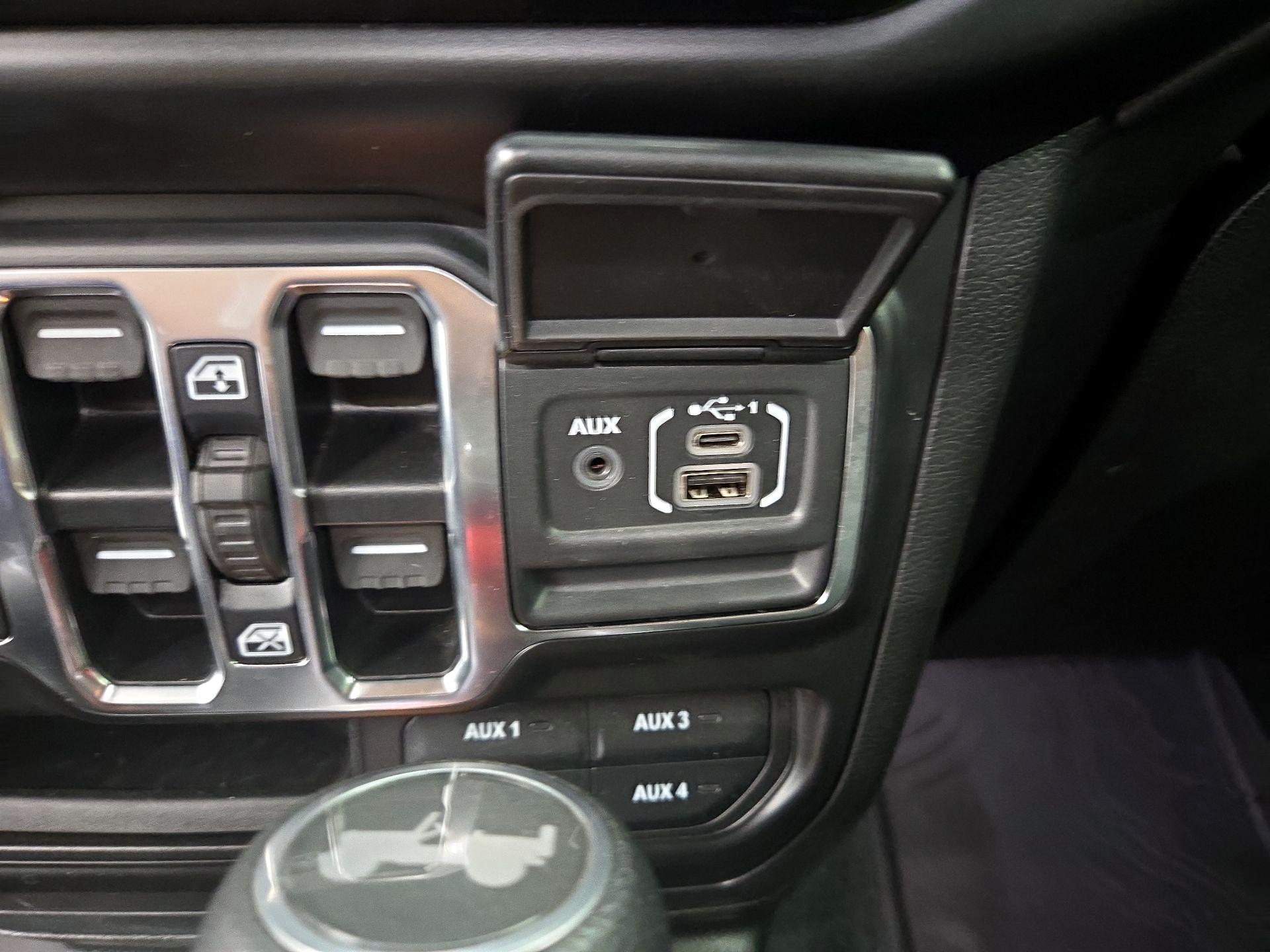 Thumbnail: 2021 Jeep Wrangler - 18