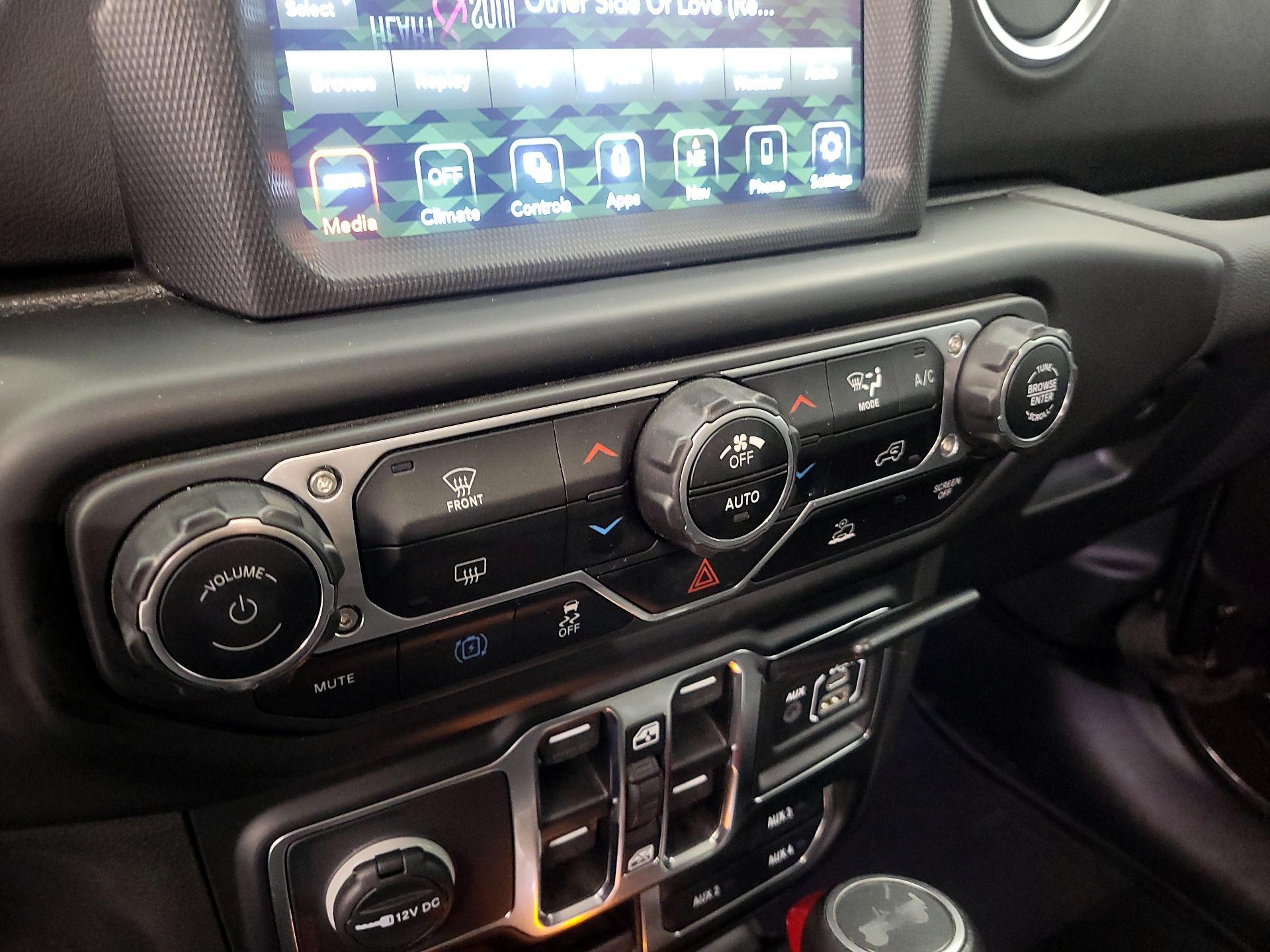 Thumbnail: 2022 Jeep Wrangler - 16