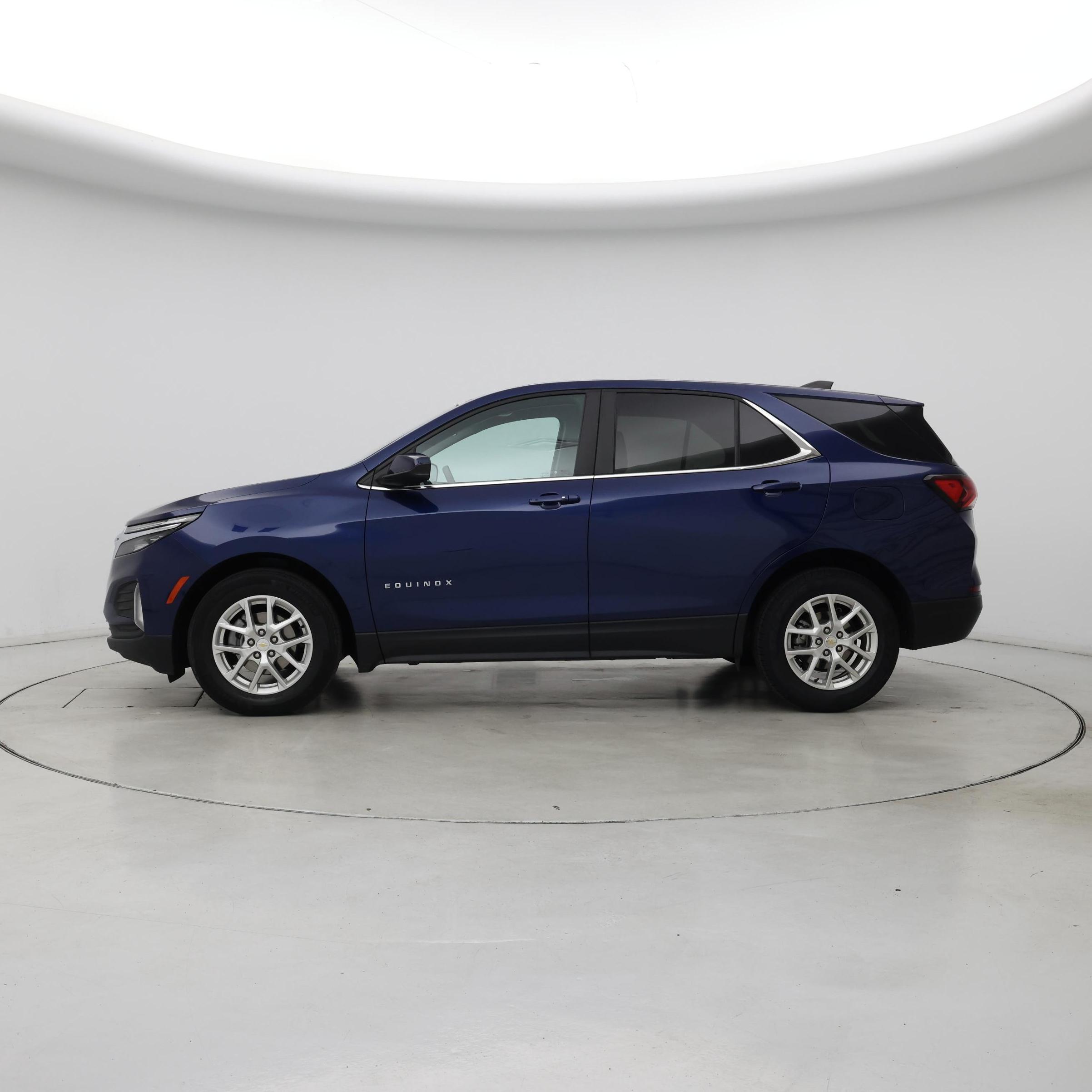 Thumbnail: 2022 Chevrolet Equinox - 3