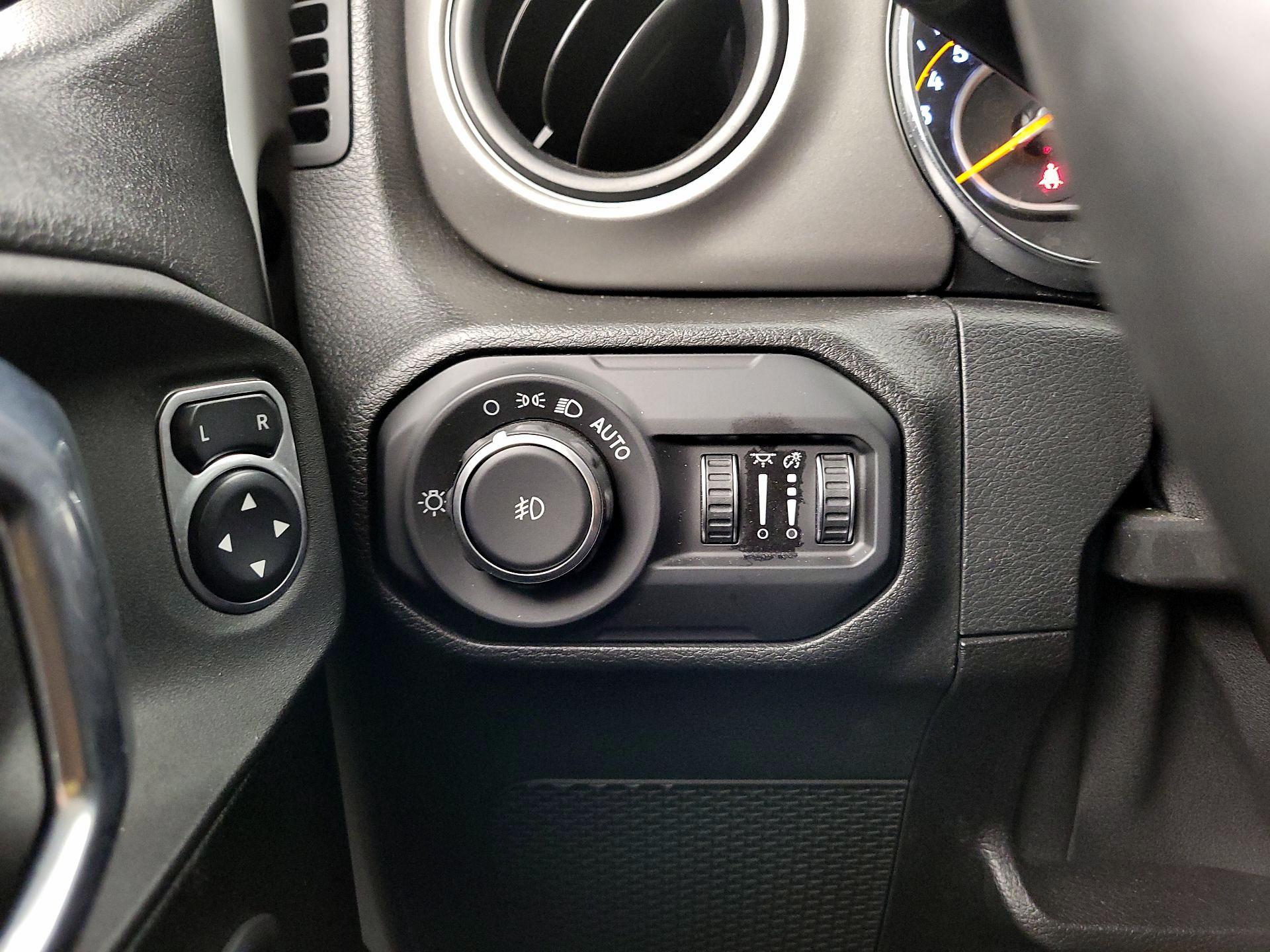 Thumbnail: 2021 Jeep Wrangler - 13