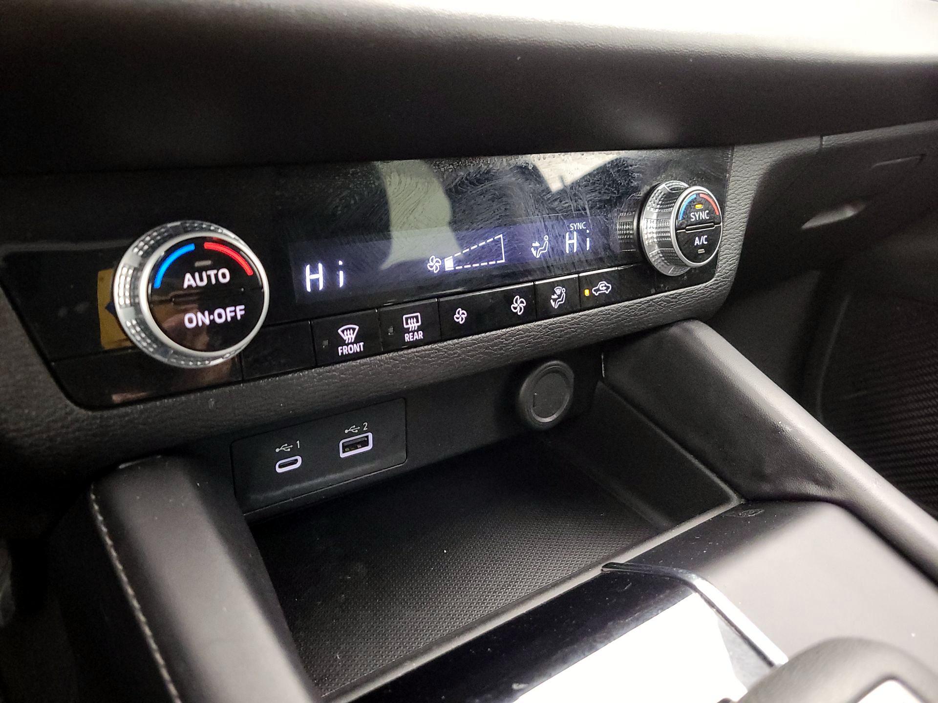 Thumbnail: 2022 Mitsubishi Outlander - 16