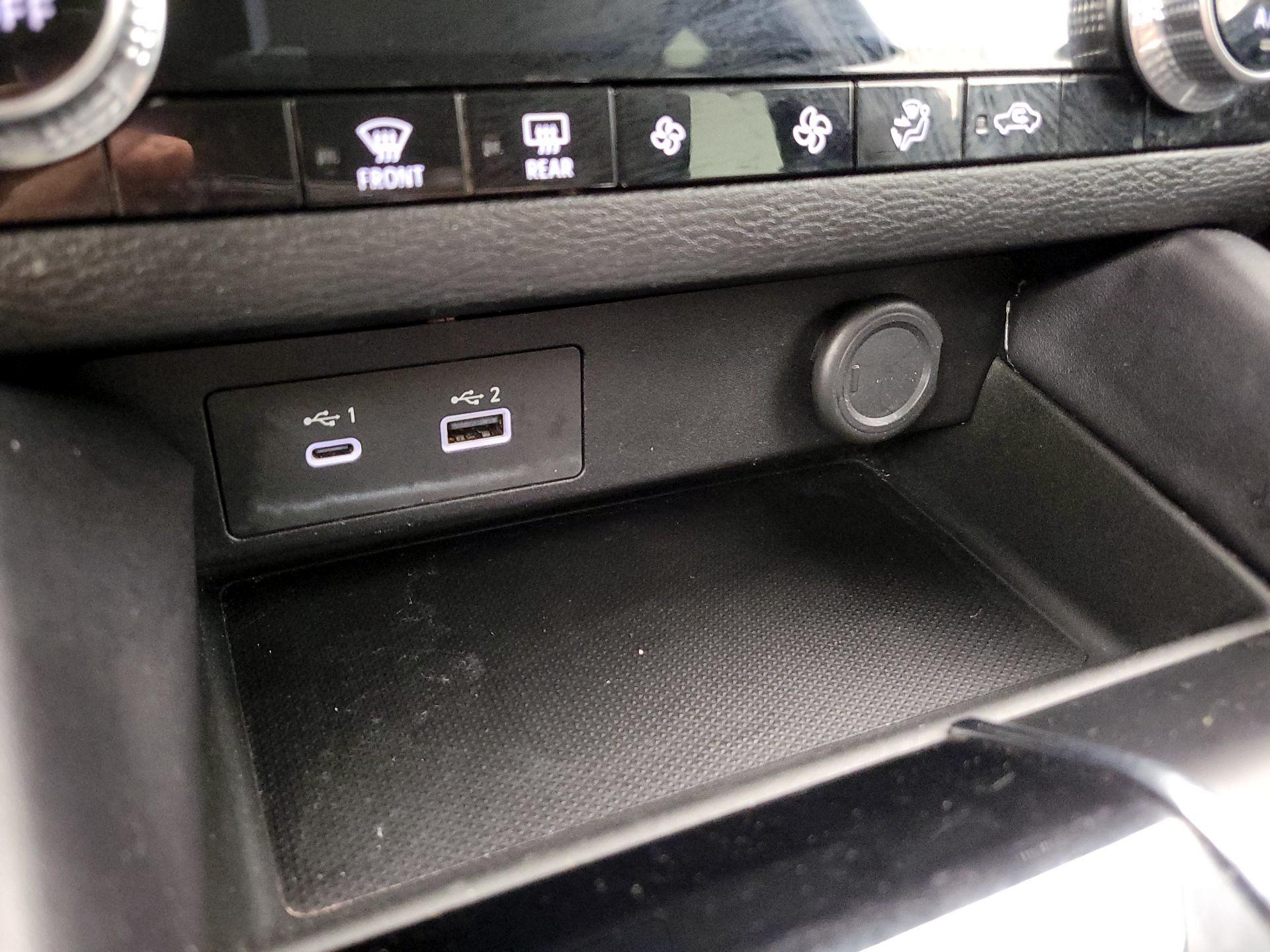 Thumbnail: 2022 Mitsubishi Outlander - 18