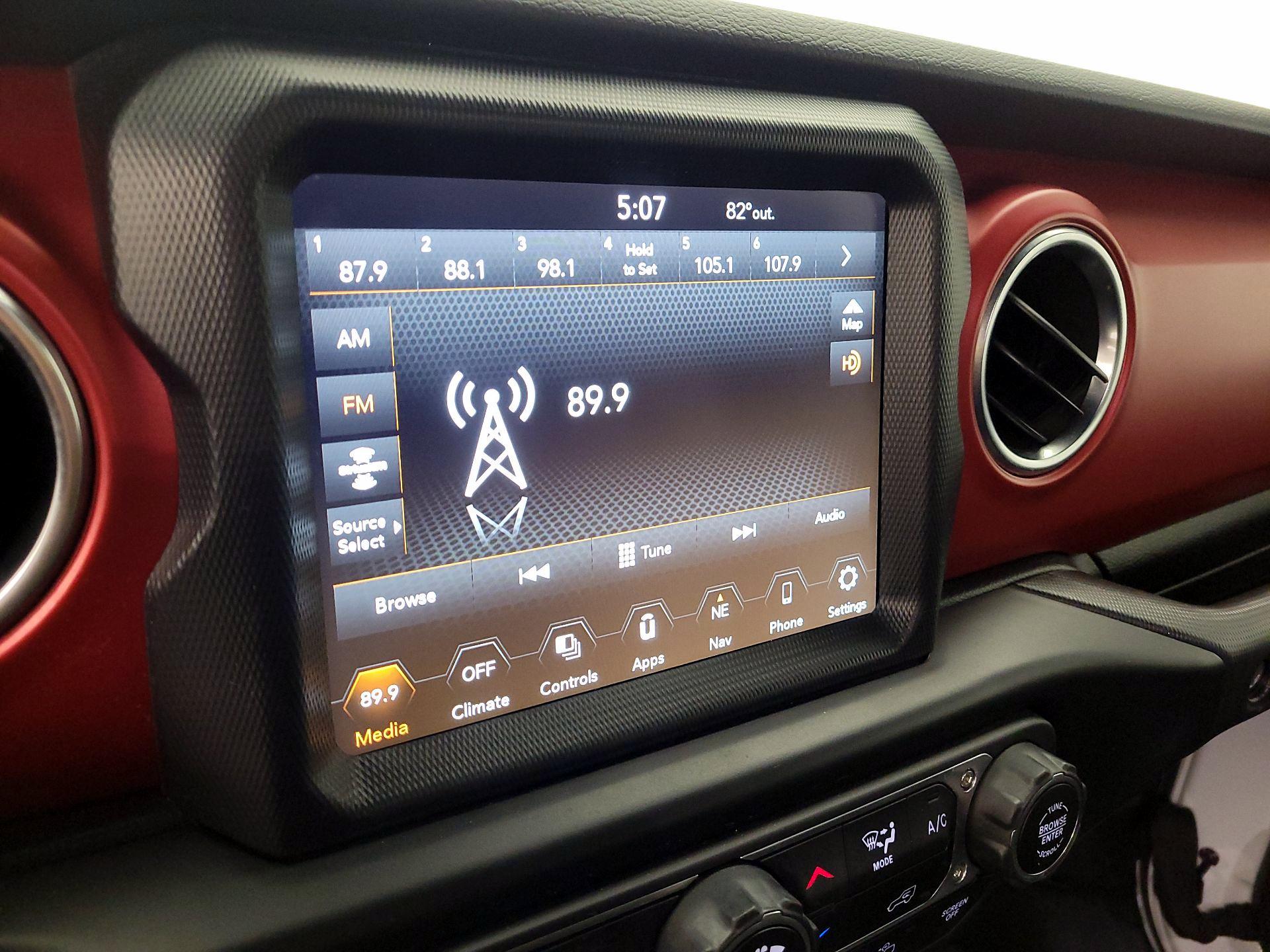 Thumbnail: 2022 Jeep Wrangler - 16