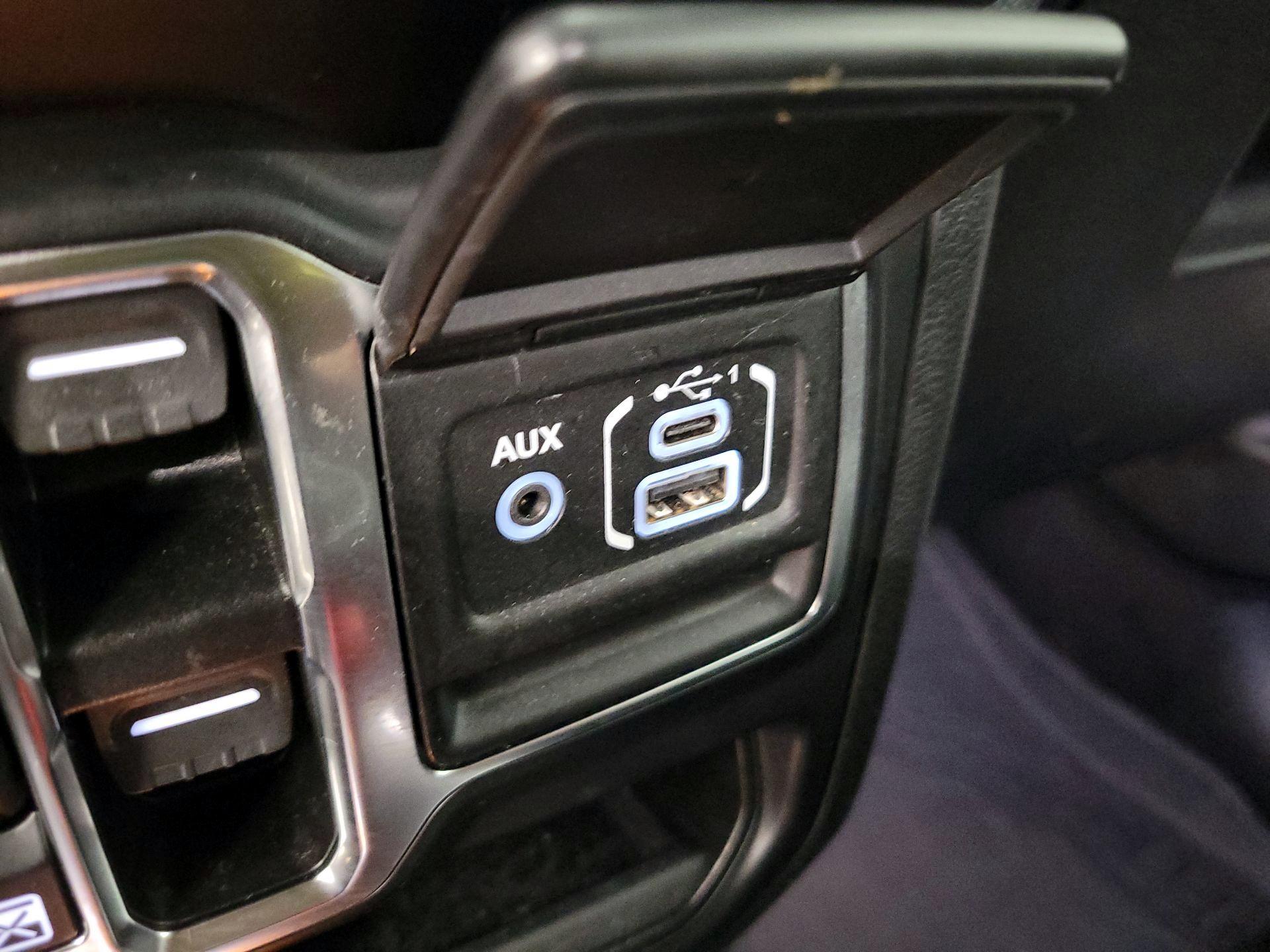 Thumbnail: 2022 Jeep Wrangler - 19