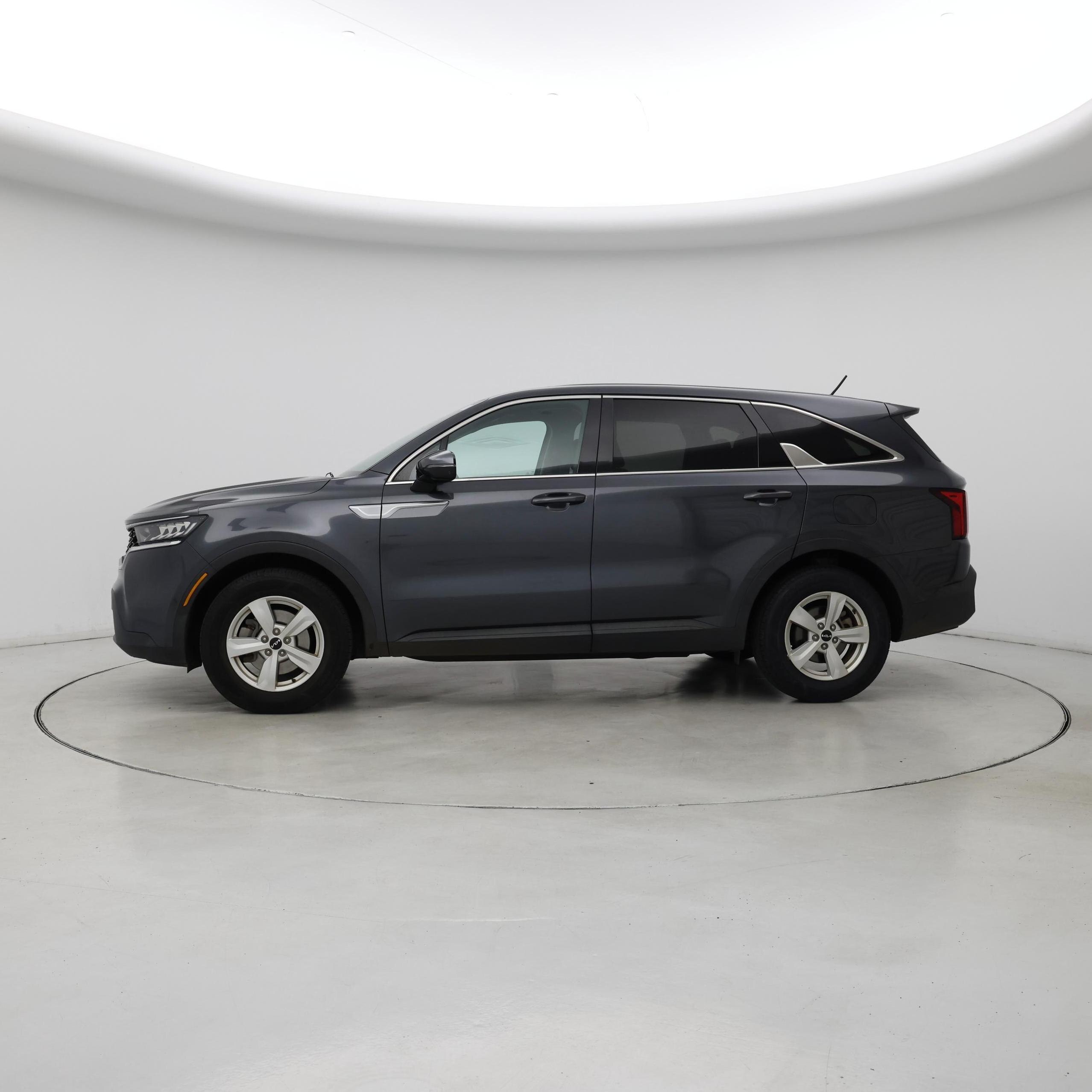 Thumbnail: 2022 Kia Sorento - 3