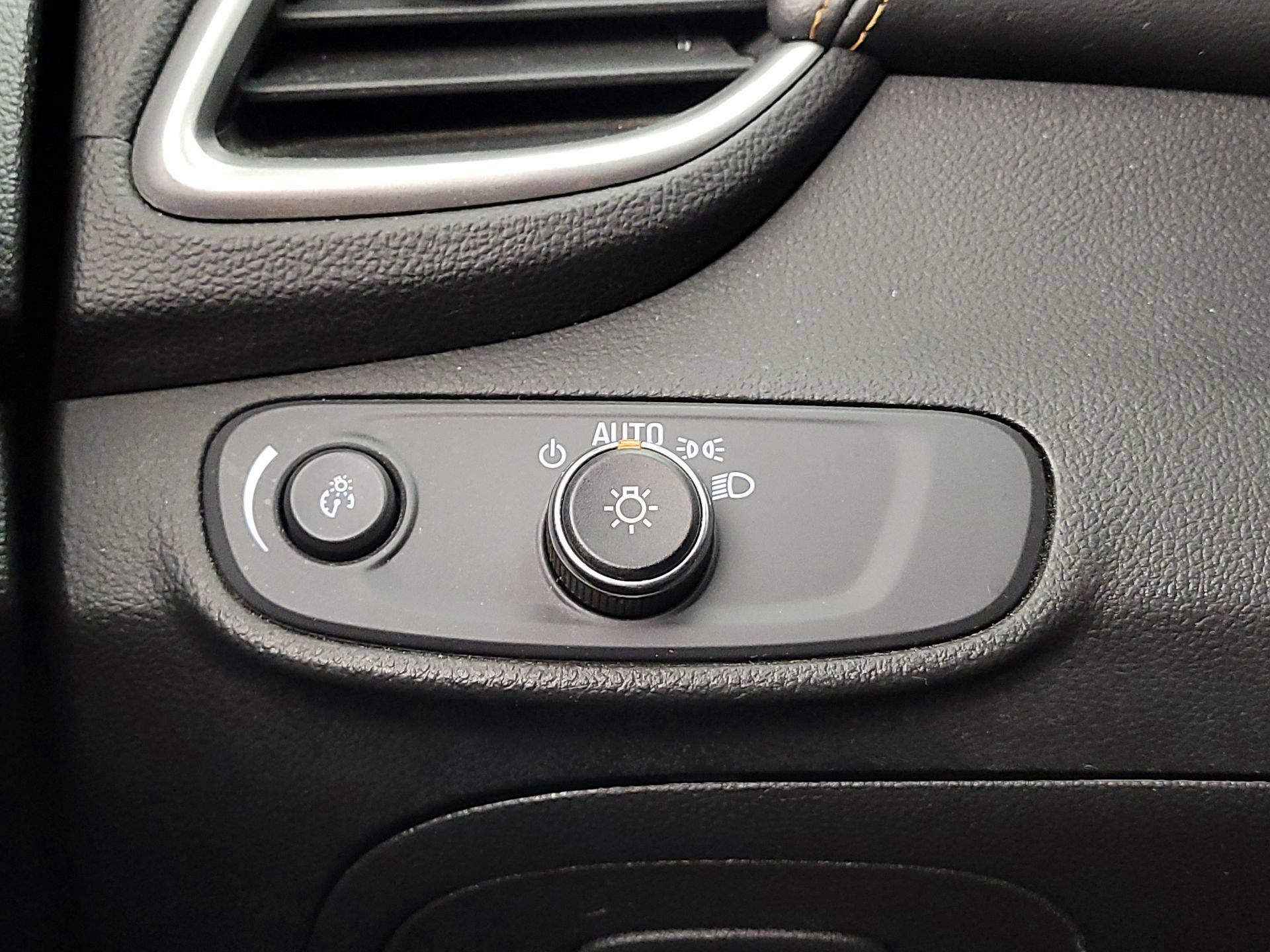 Thumbnail: 2022 Chevrolet Trax - 13