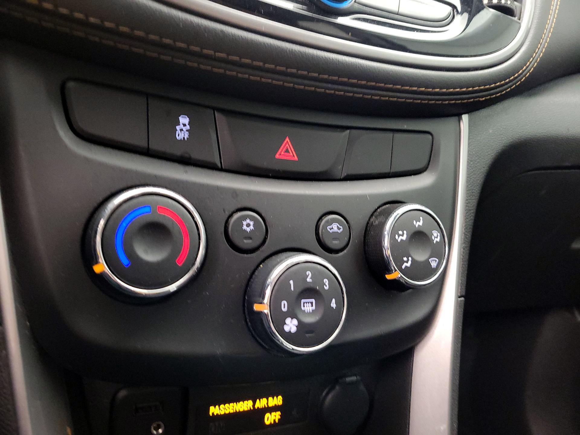 Thumbnail: 2022 Chevrolet Trax - 16