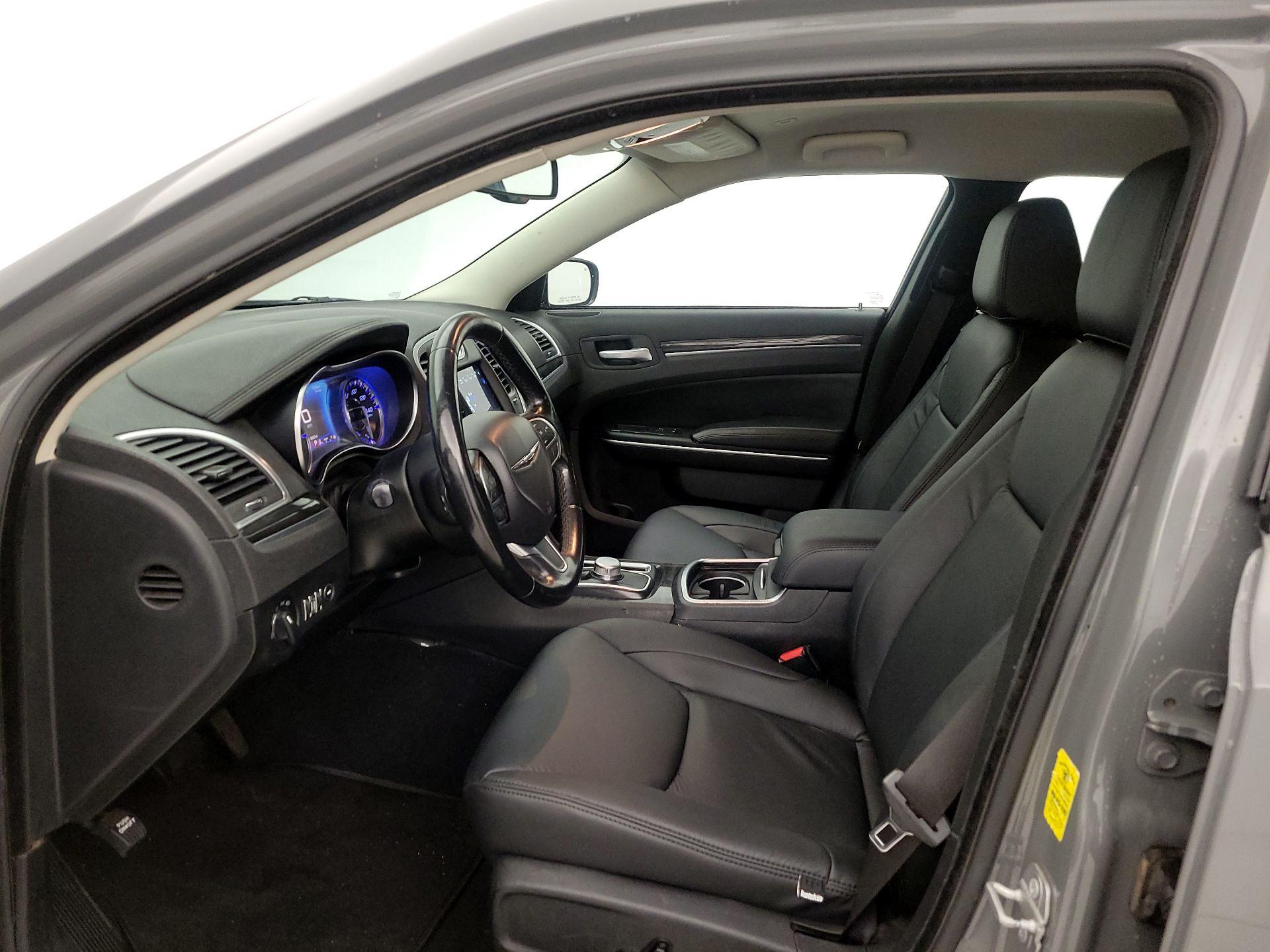 Thumbnail: 2019 Chrysler 300 - 11