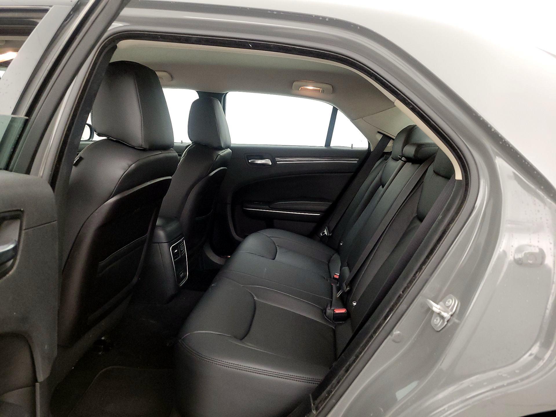 Thumbnail: 2019 Chrysler 300 - 19