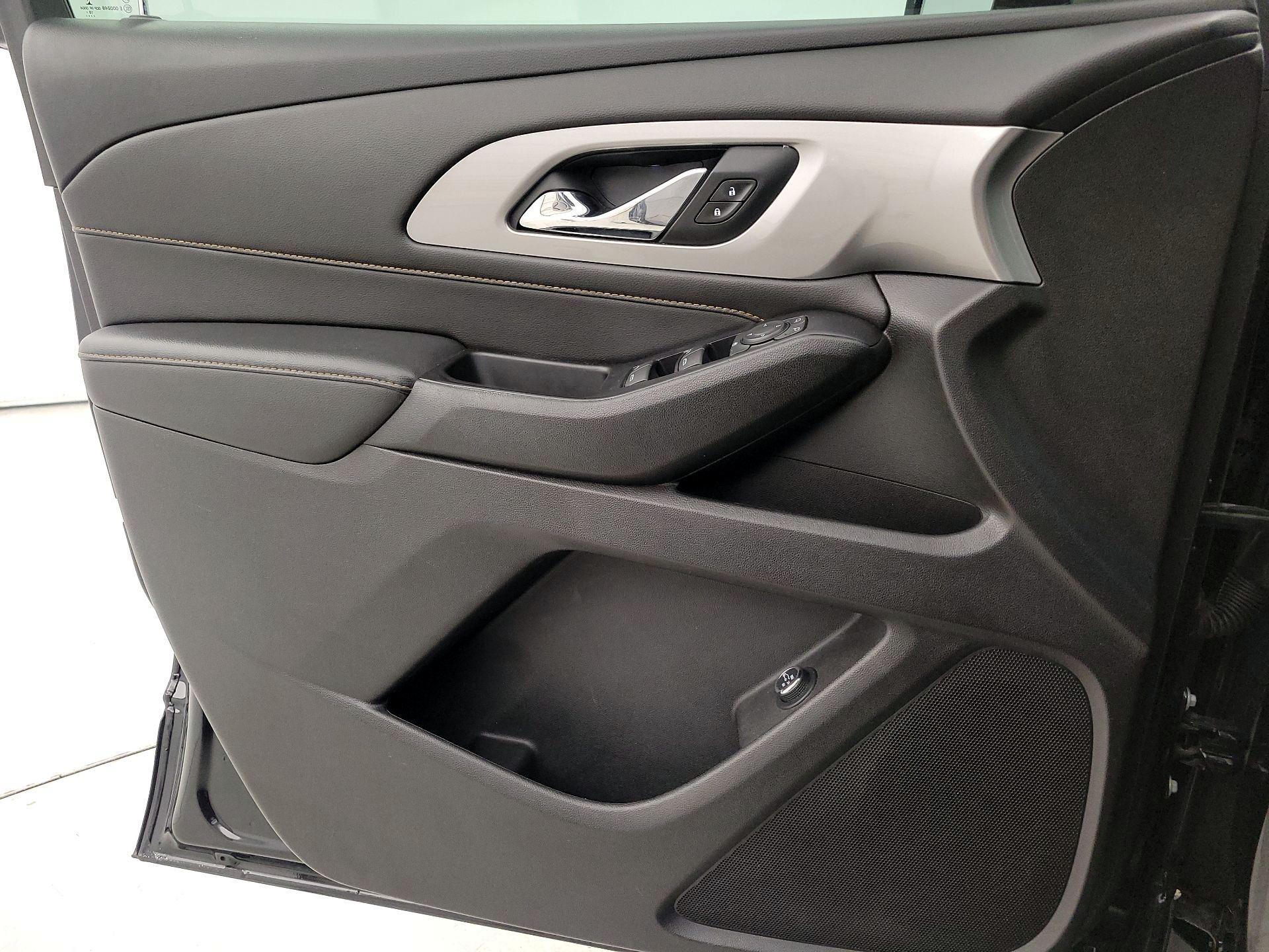 Thumbnail: 2019 Chevrolet Traverse - 12