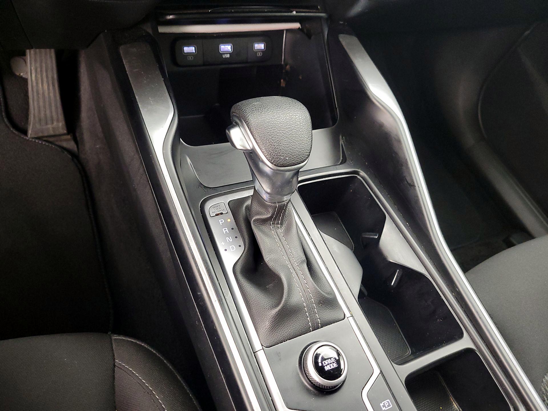 Thumbnail: 2023 Kia Sorento - 17