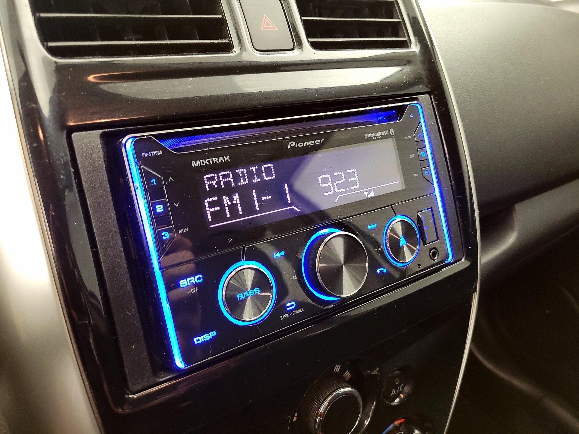 Thumbnail: 2015 Nissan Versa Note - 14