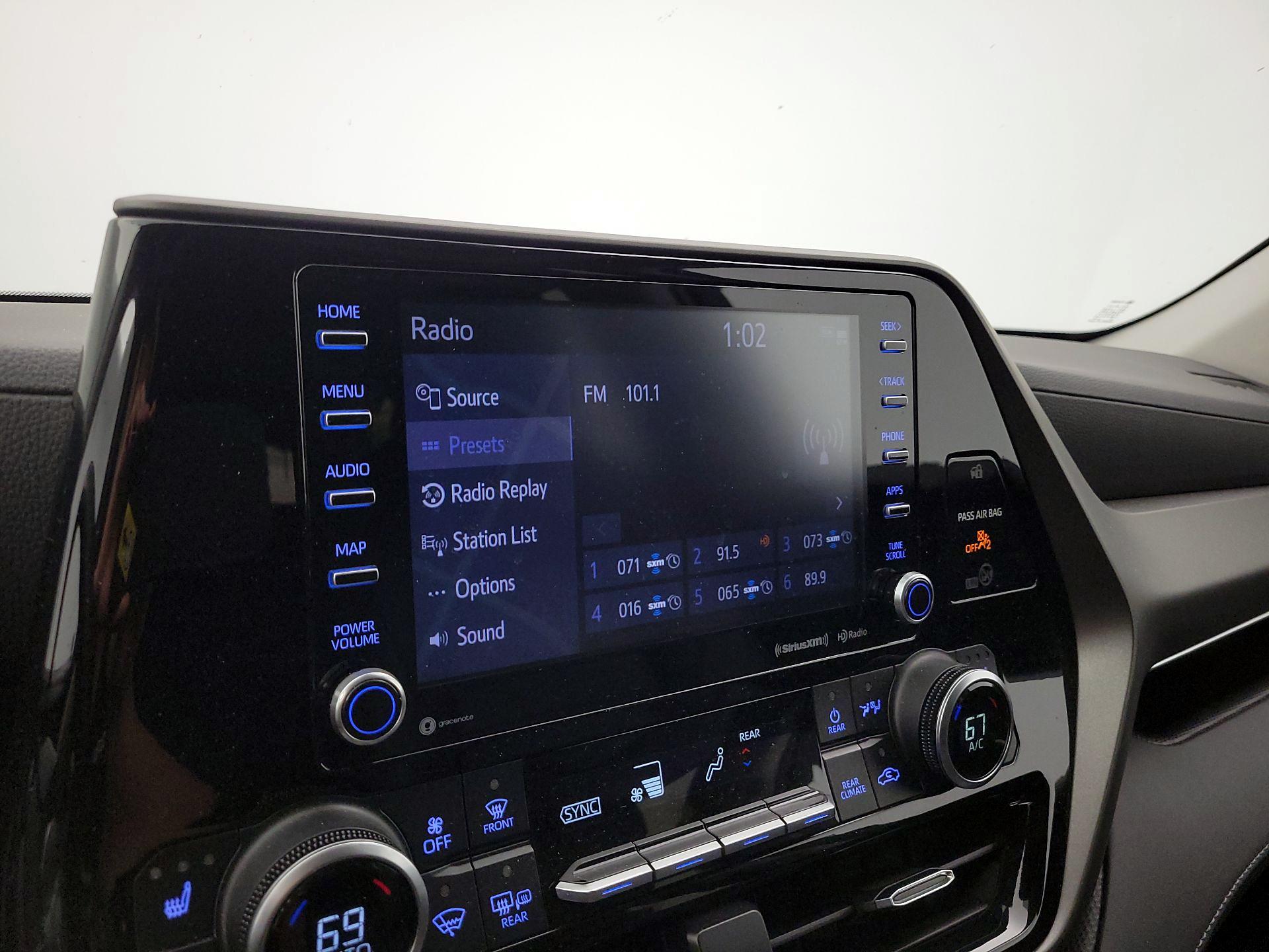 Thumbnail: 2021 Toyota Highlander - 16