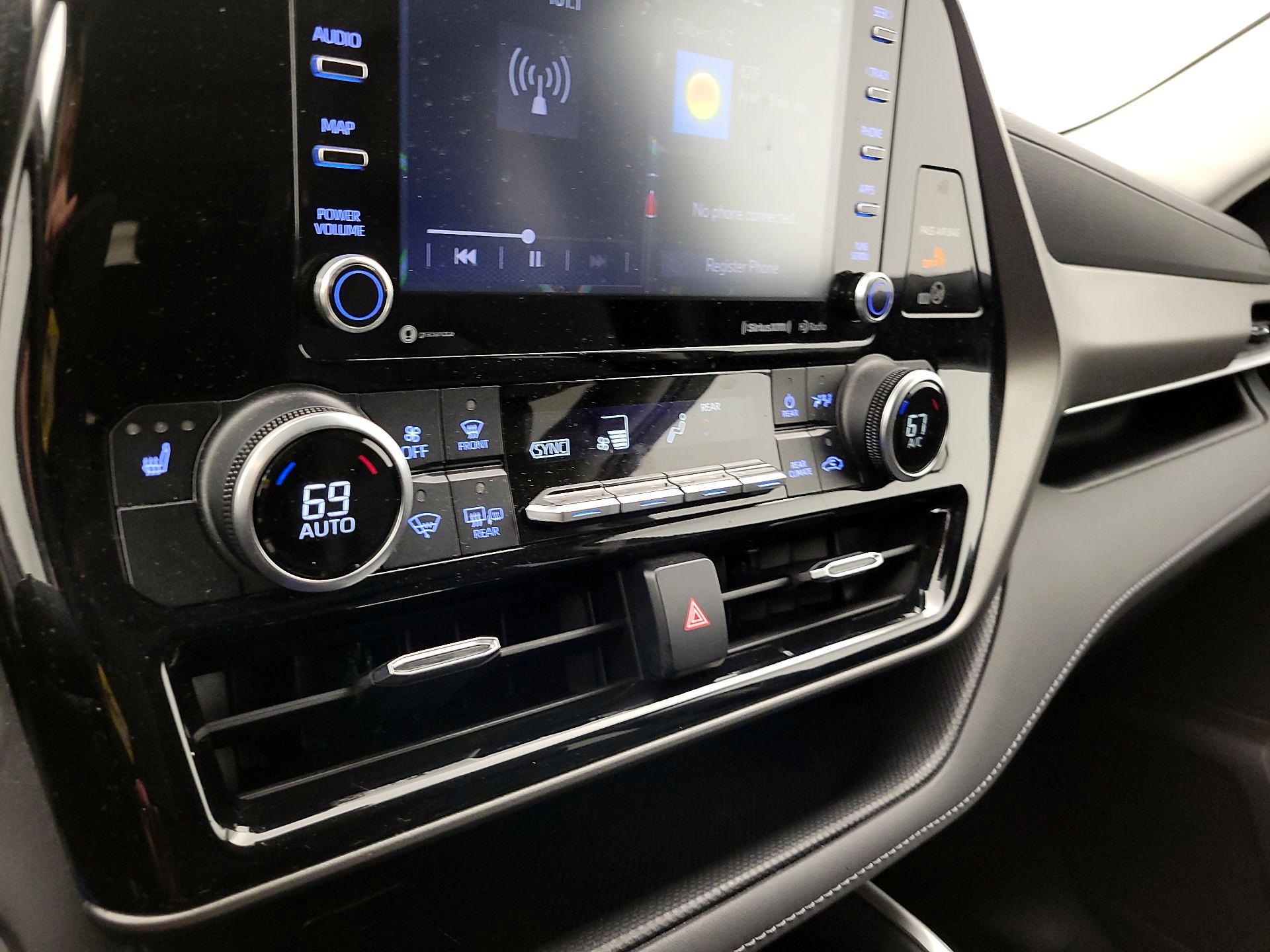 Thumbnail: 2021 Toyota Highlander - 17