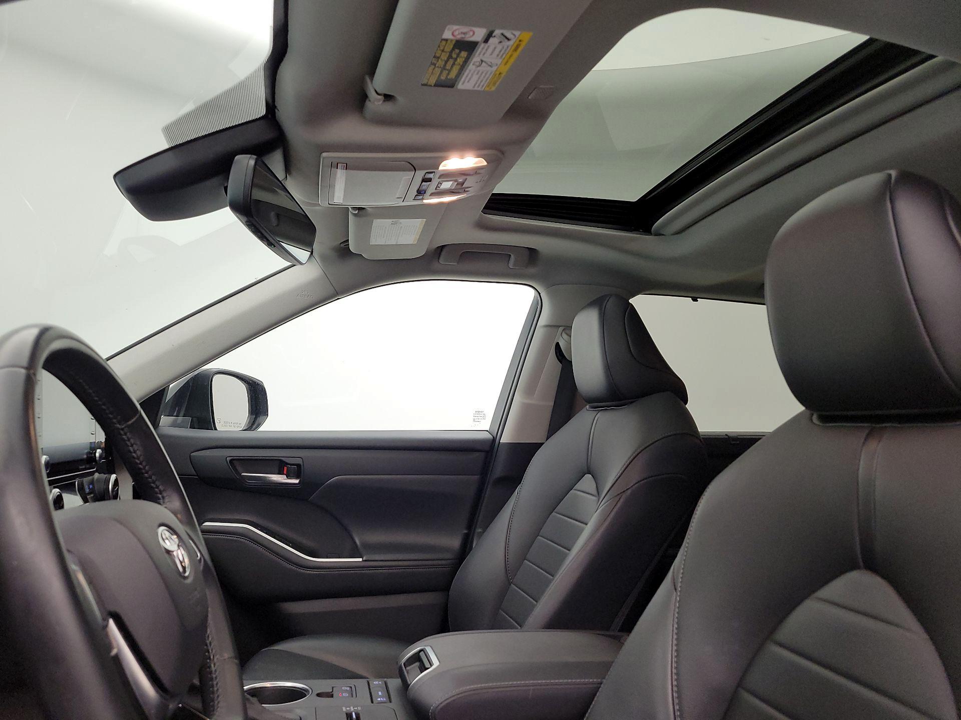 Thumbnail: 2021 Toyota Highlander - 20