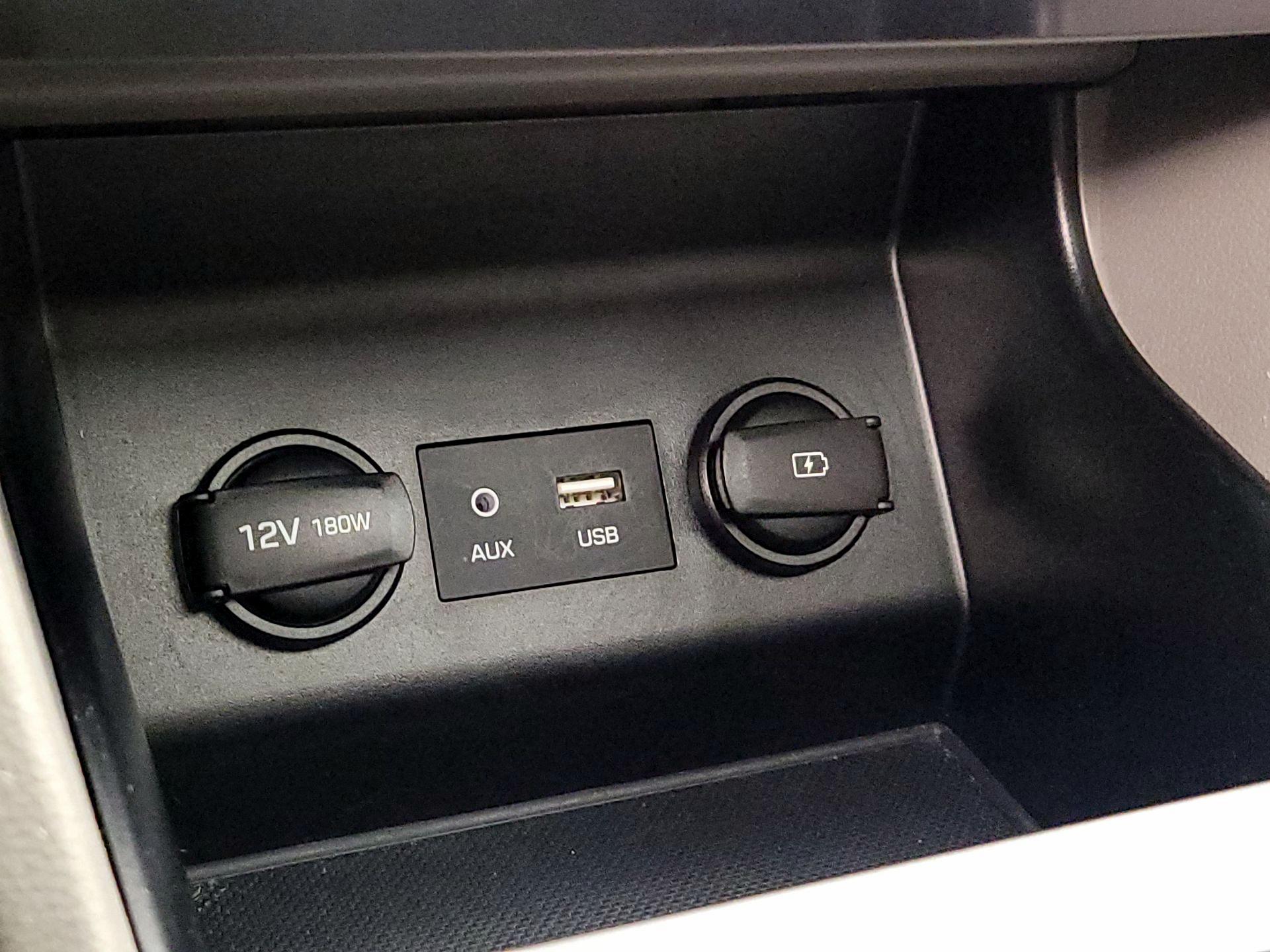 Thumbnail: 2020 Hyundai Elantra - 18