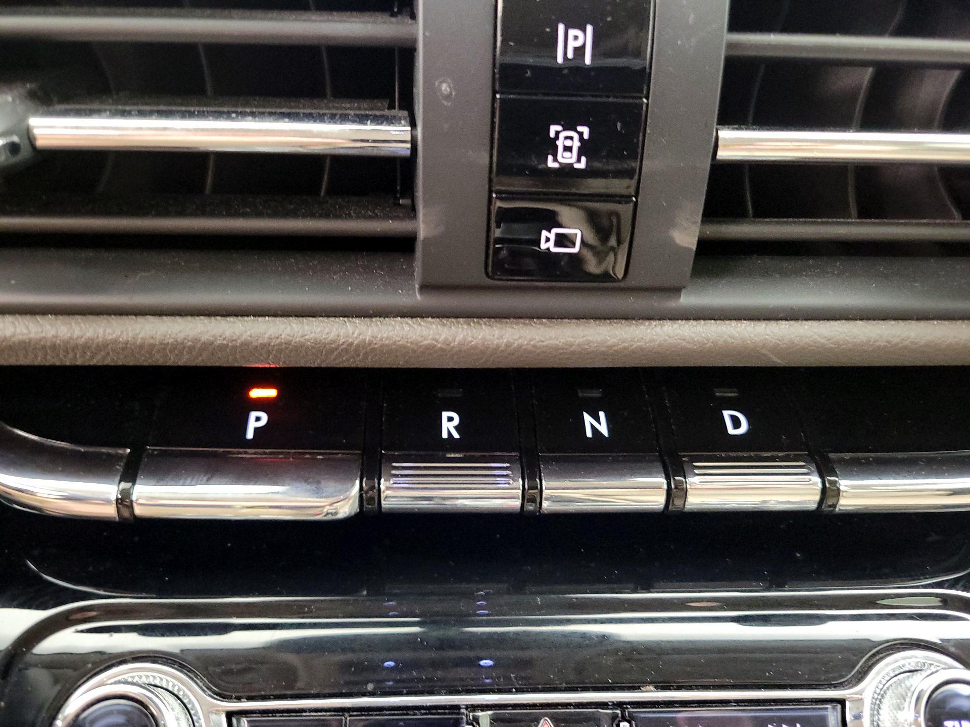 Thumbnail: 2020 Lincoln Corsair - 18