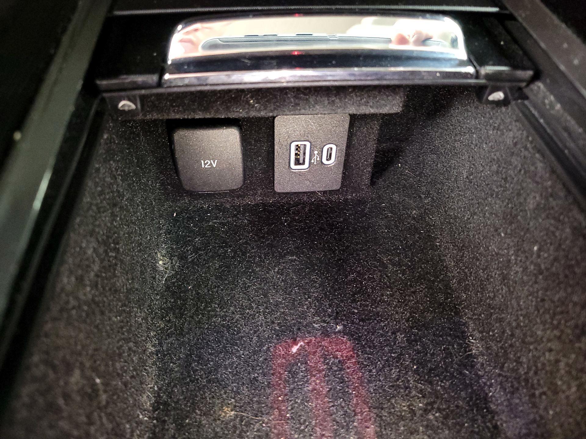 Thumbnail: 2020 Lincoln Corsair - 19