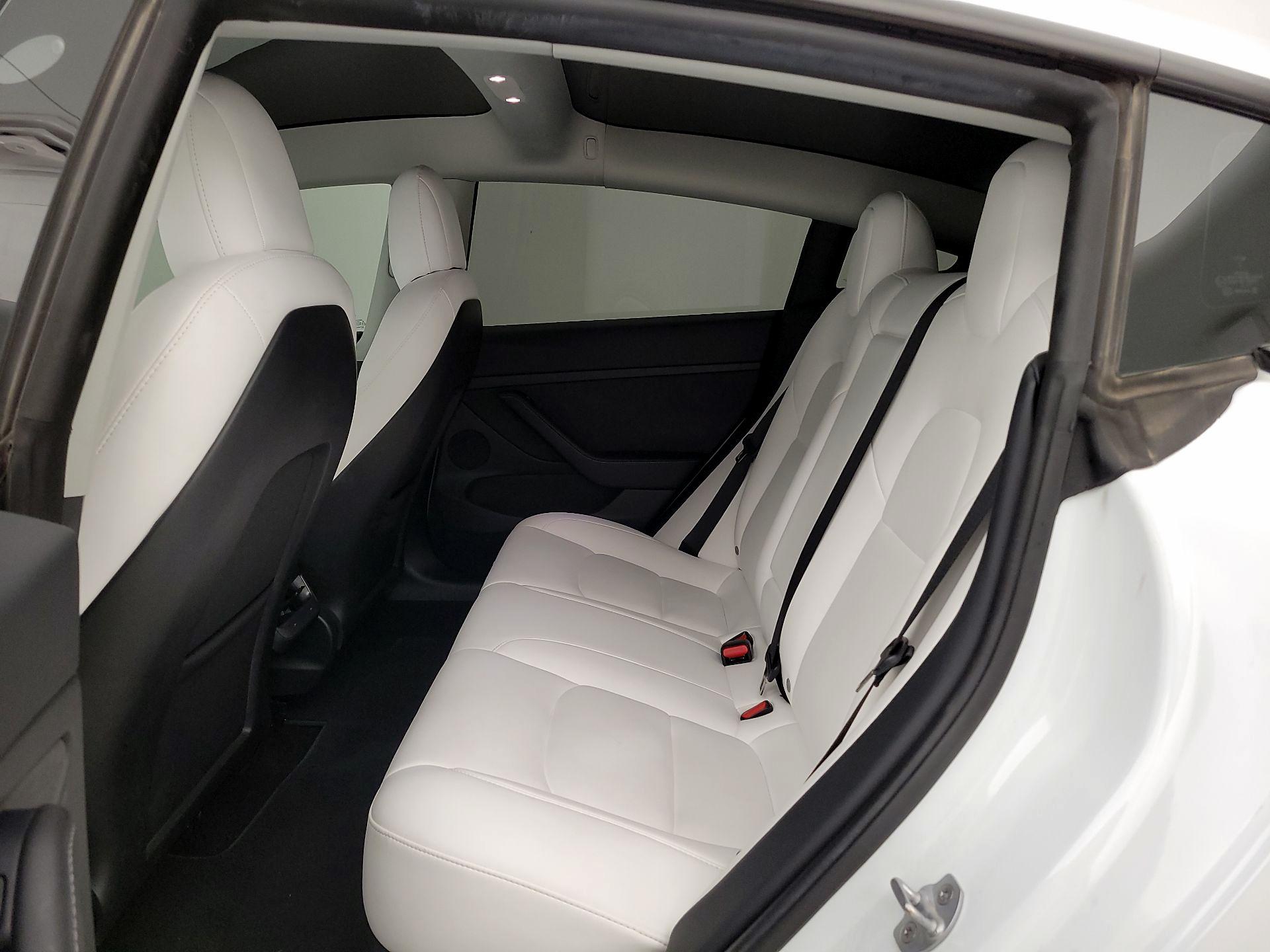 Thumbnail: 2022 Tesla Model 3 - 19