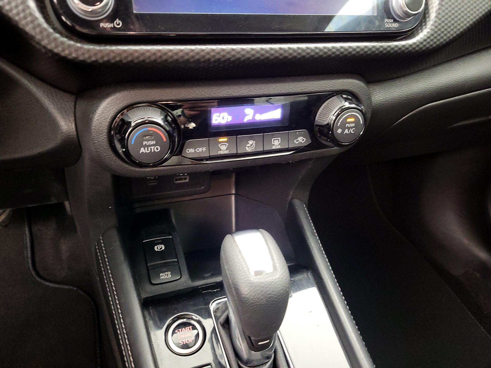 Thumbnail: 2021 Nissan Kicks - 14