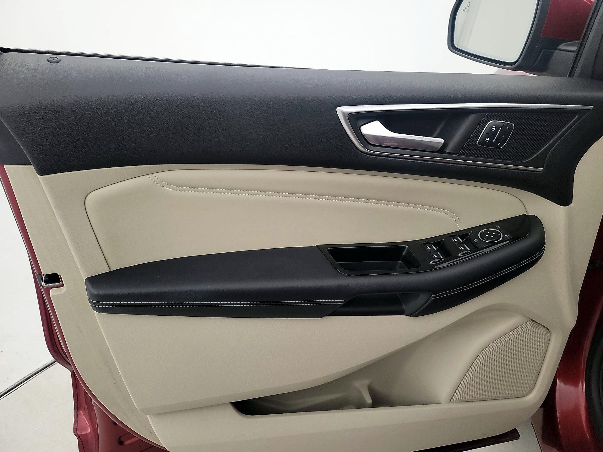 Thumbnail: 2015 Ford Edge - 12