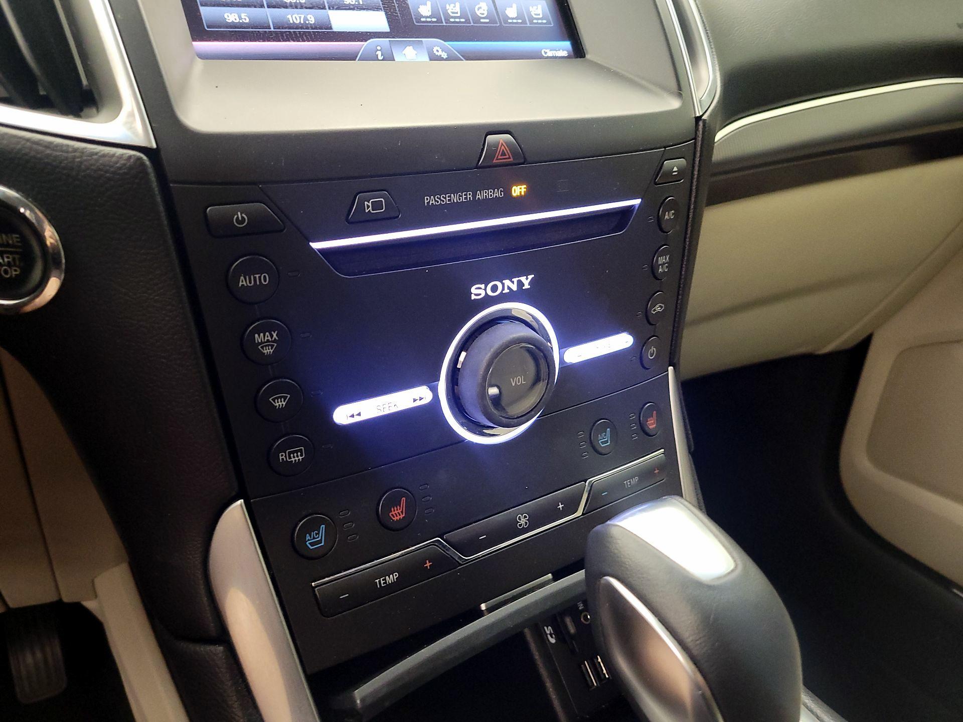 Thumbnail: 2015 Ford Edge - 16