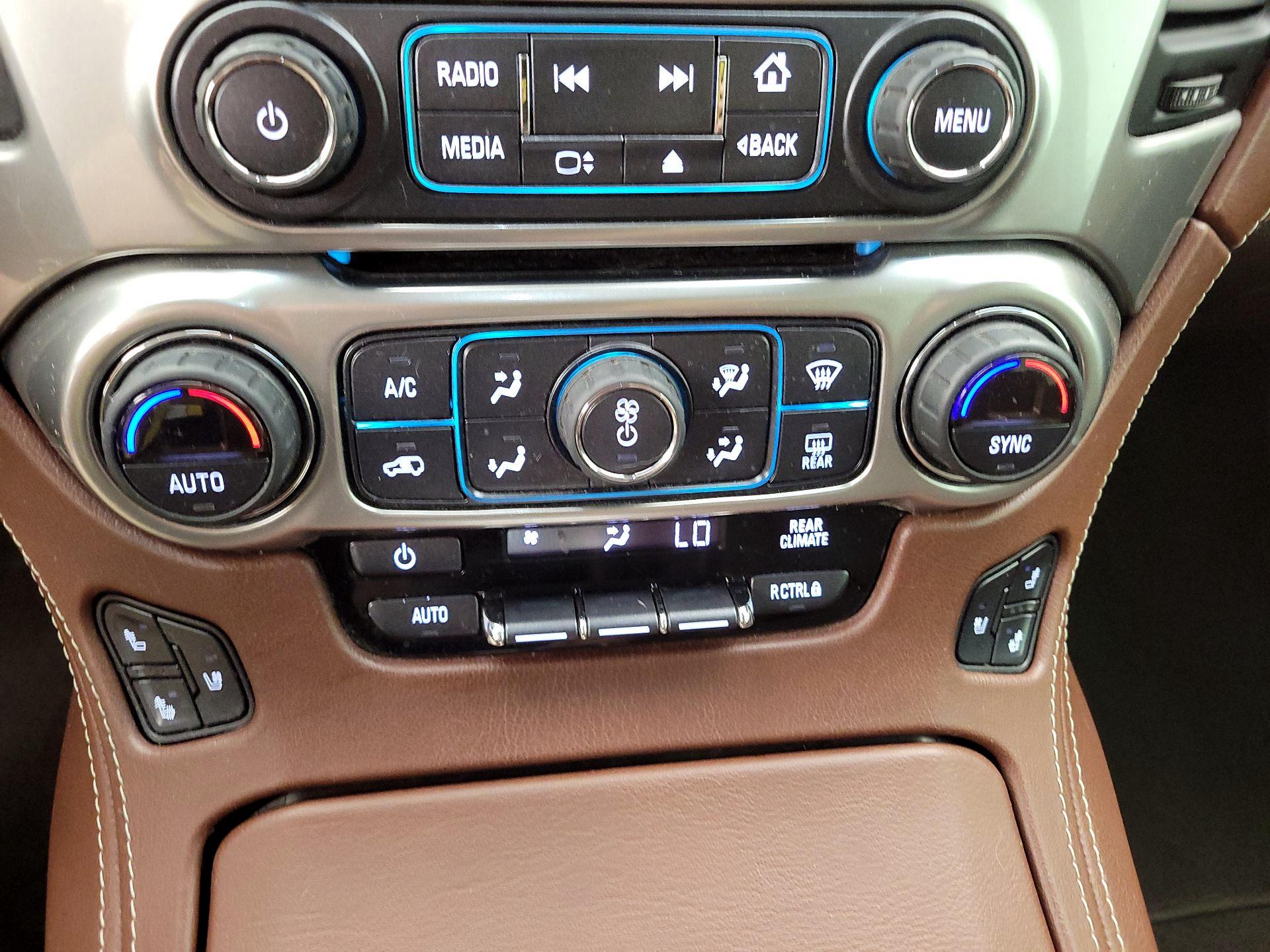 Thumbnail: 2019 Chevrolet Tahoe - 17