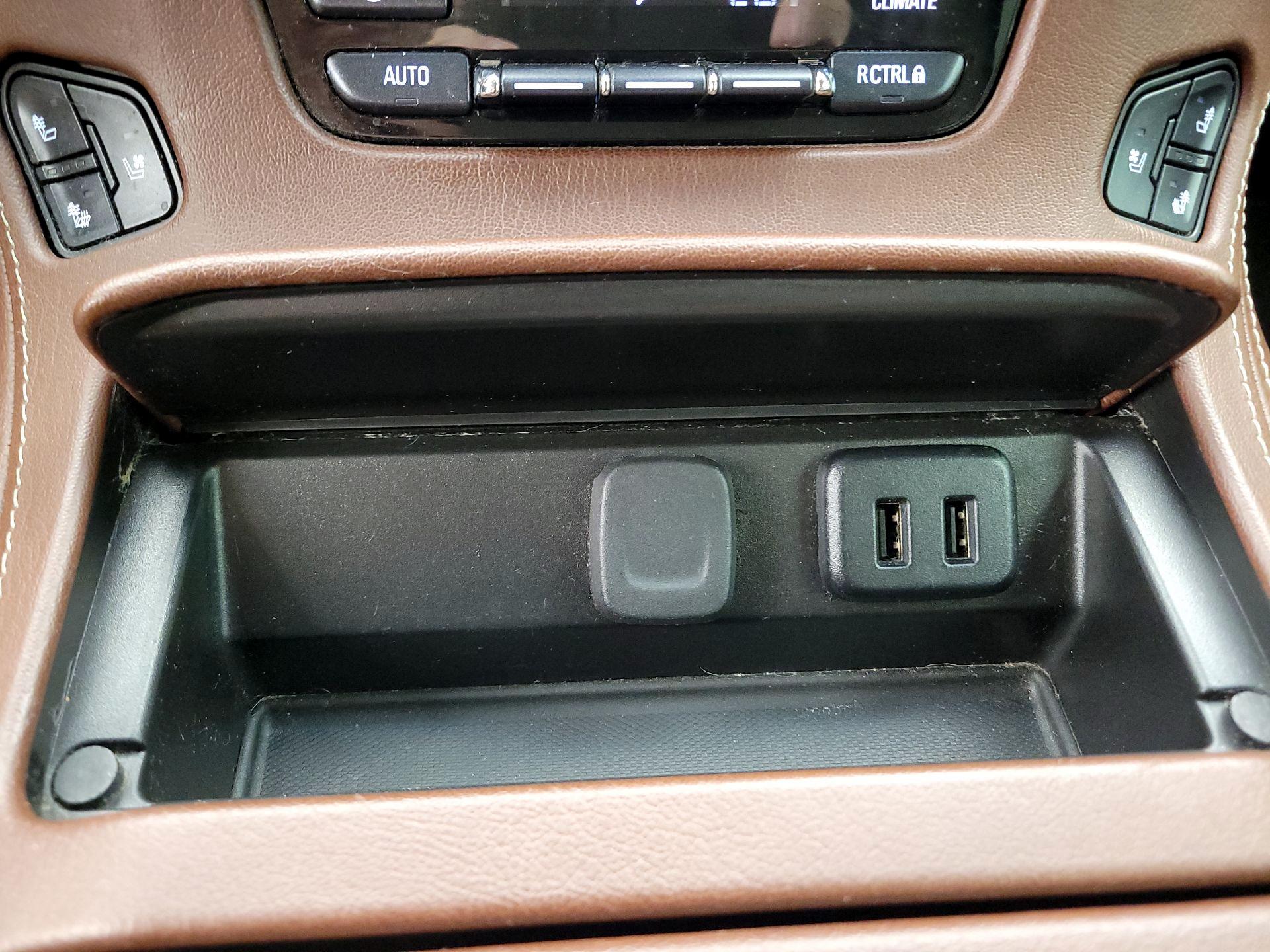 Thumbnail: 2019 Chevrolet Tahoe - 19