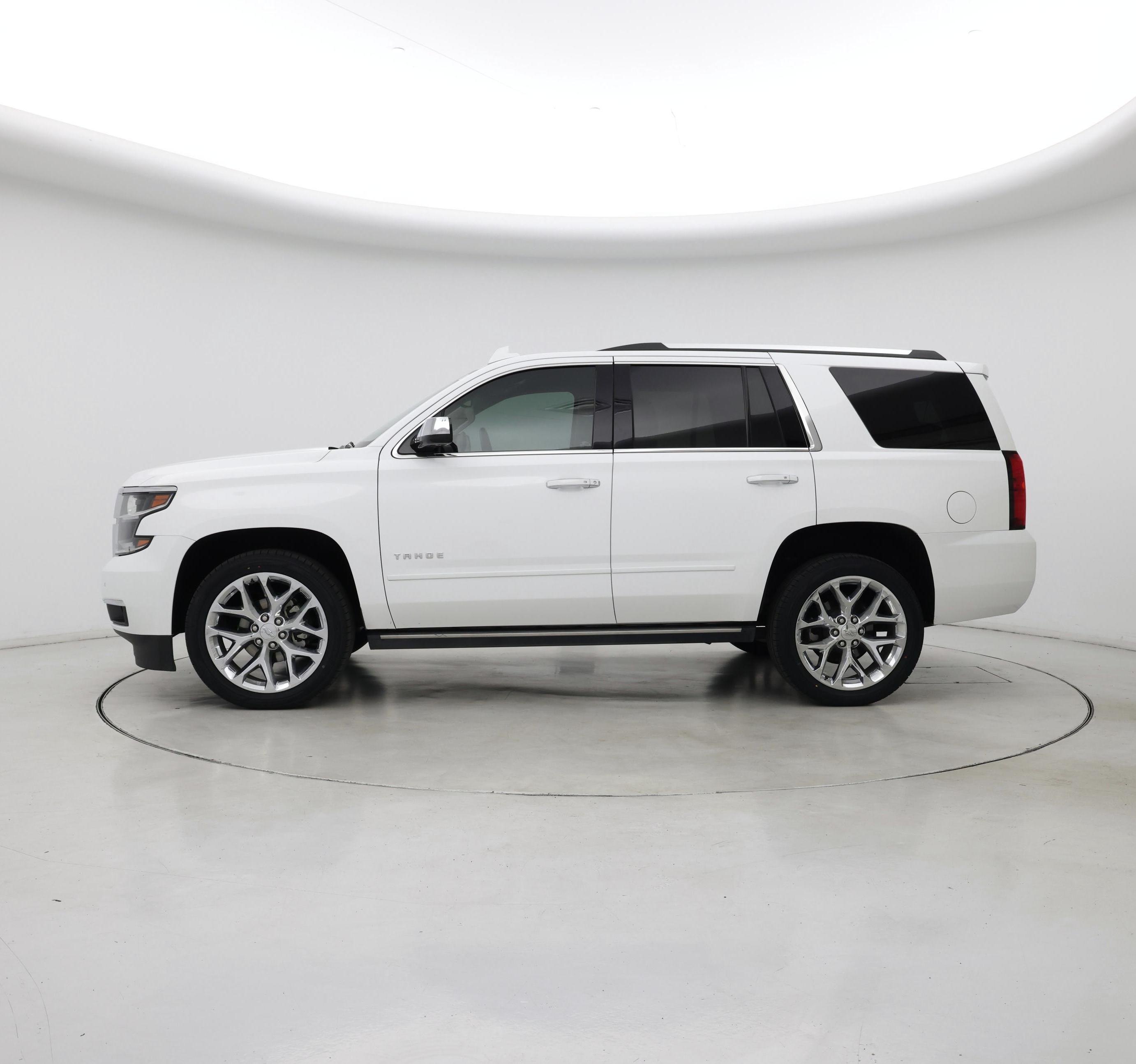Thumbnail: 2019 Chevrolet Tahoe - 3
