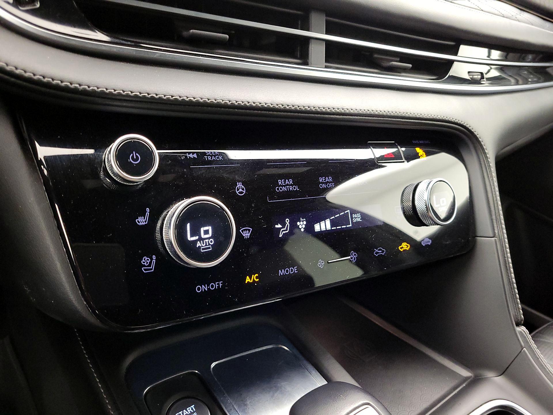 Thumbnail: 2022 INFINITI QX60 - 16