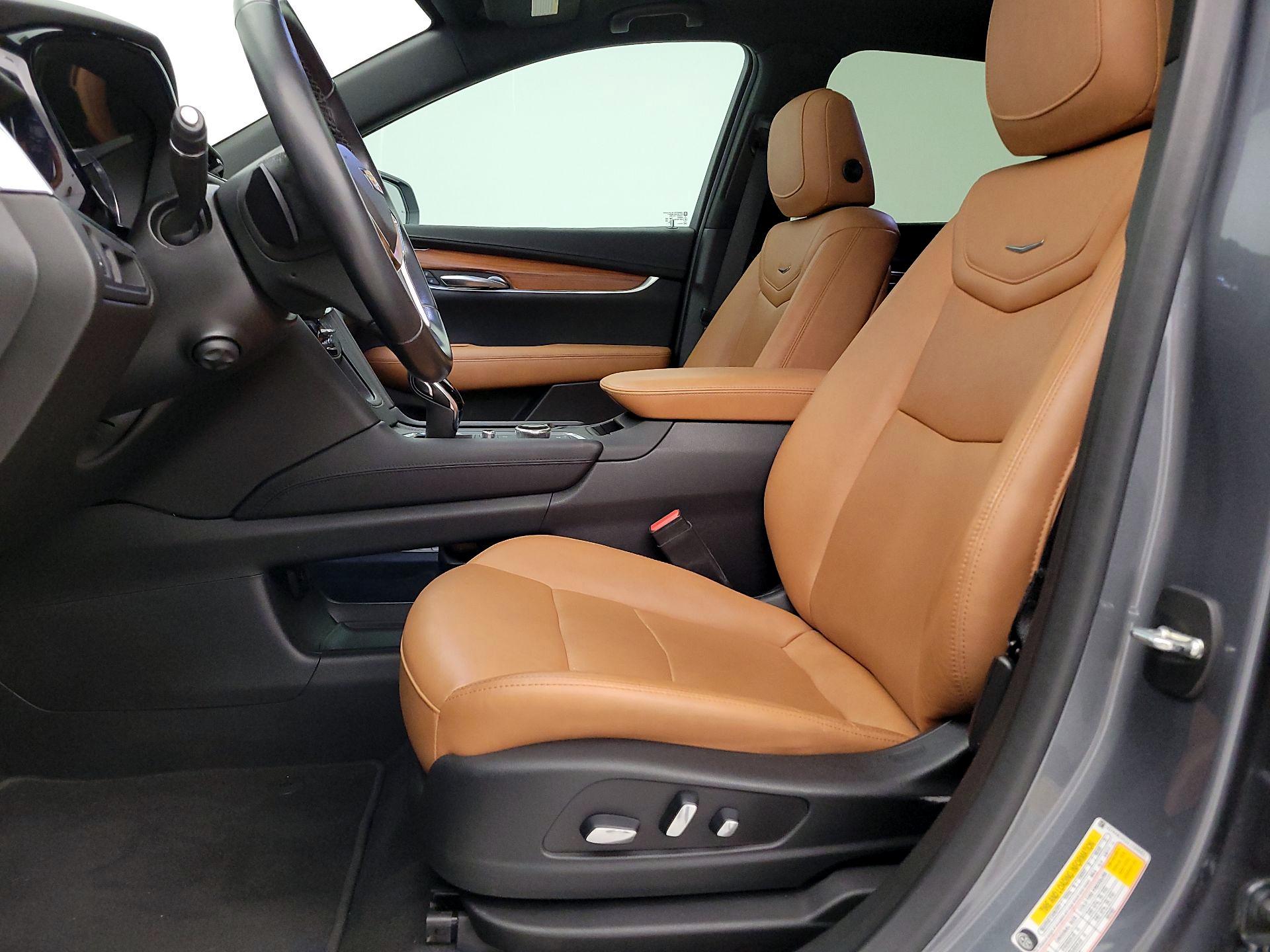 Thumbnail: 2020 Cadillac XT5 - 11