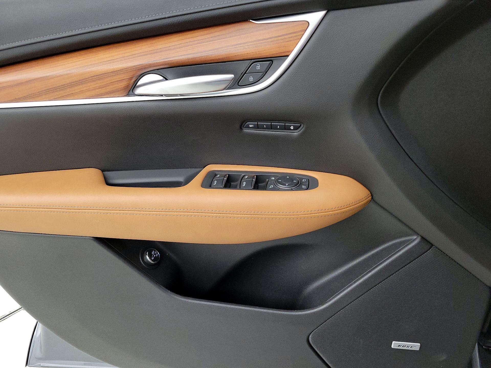 Thumbnail: 2020 Cadillac XT5 - 12