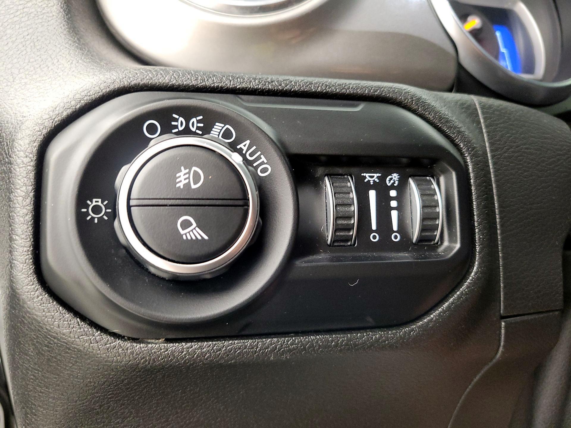 Thumbnail: 2020 Jeep Gladiator - 13