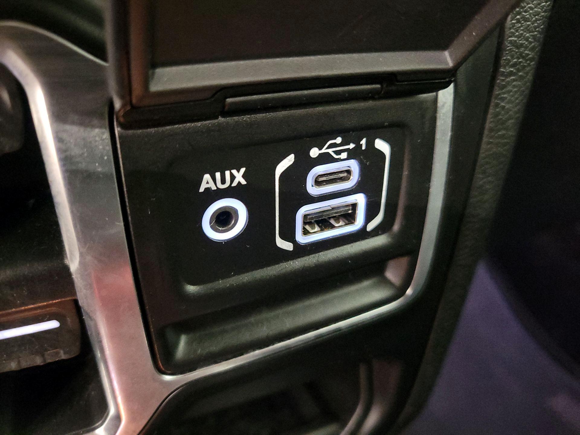 Thumbnail: 2020 Jeep Gladiator - 19