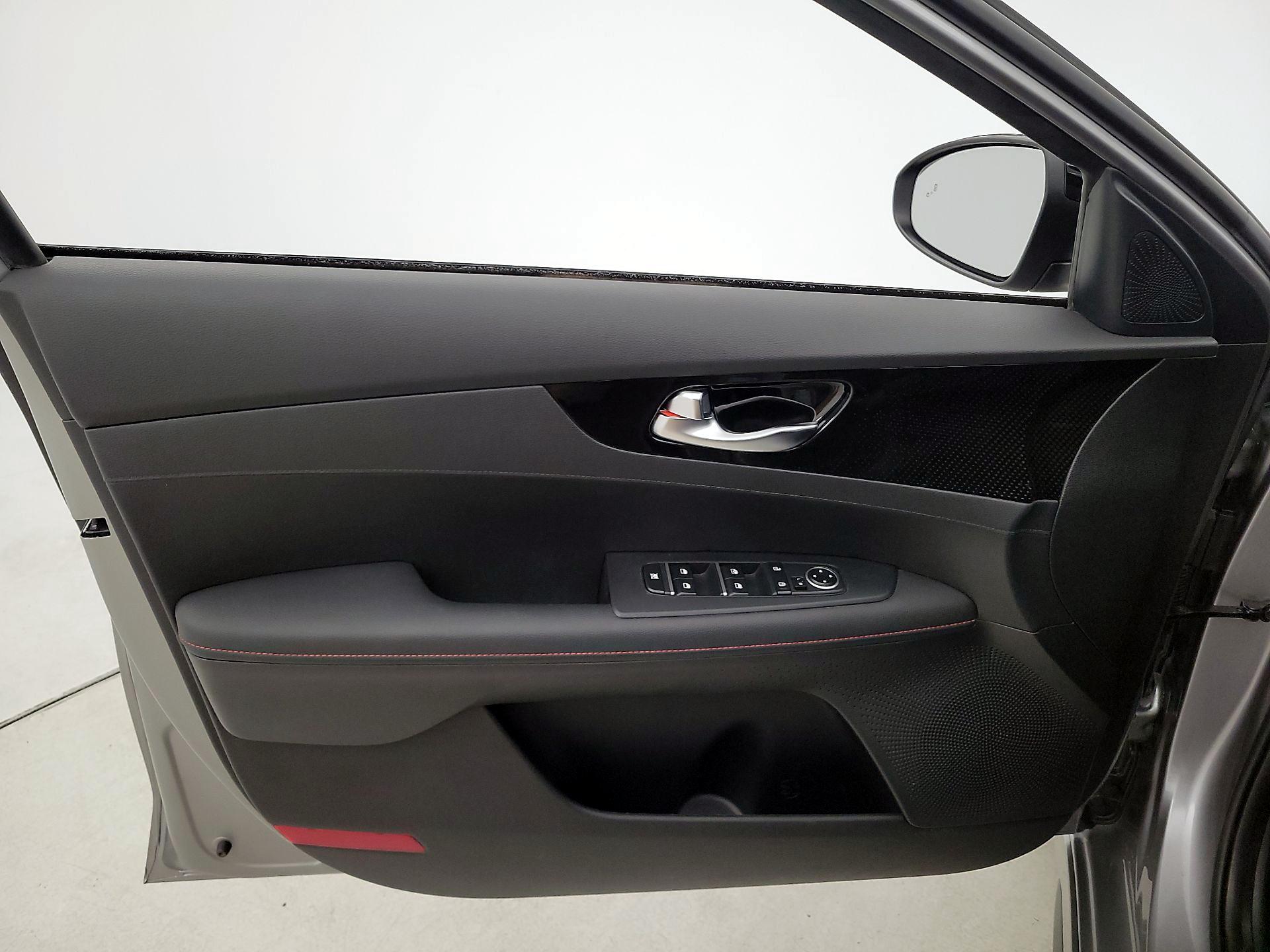 Thumbnail: 2023 Kia Forte - 12