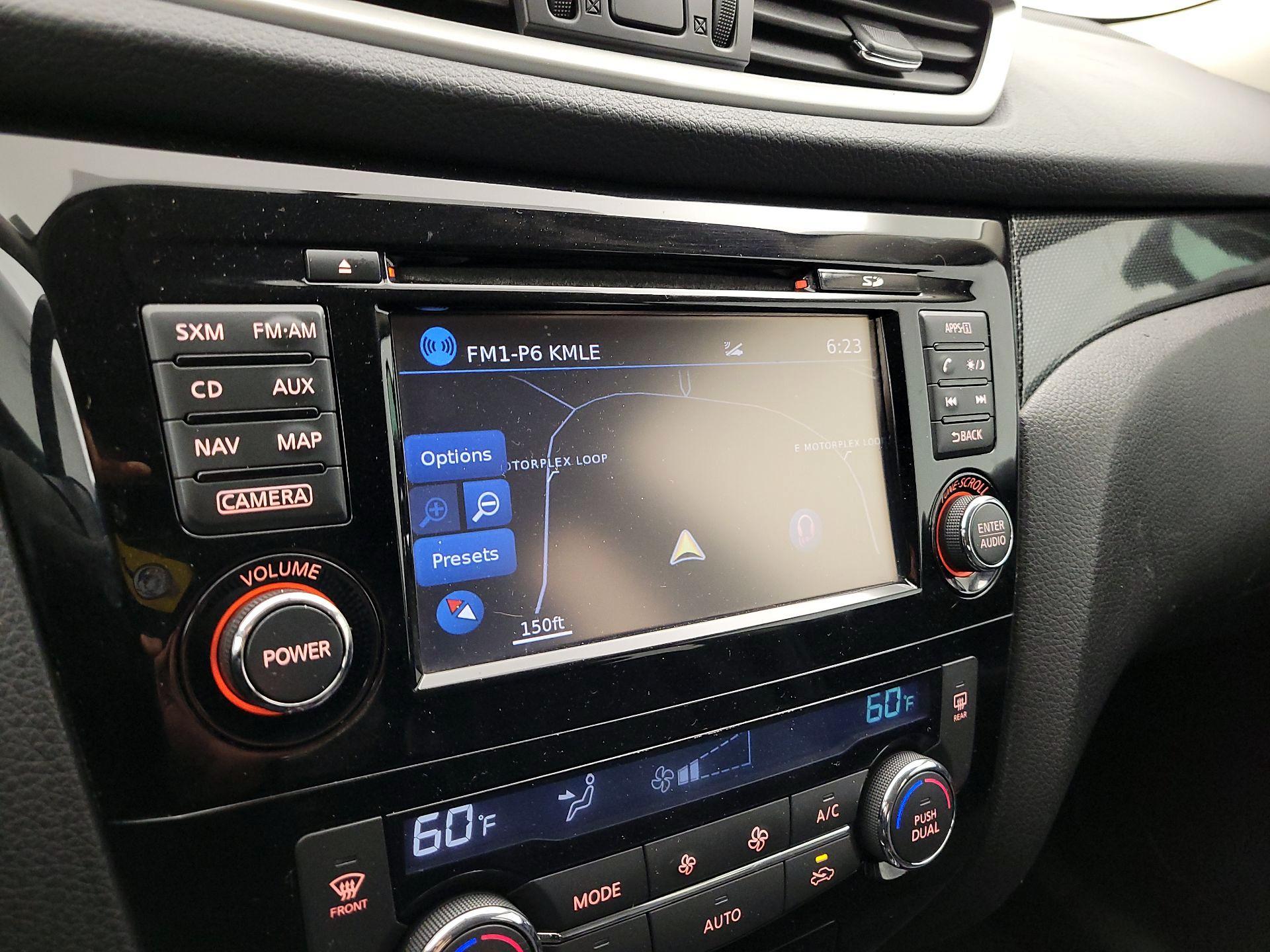 Thumbnail: 2016 Nissan Rogue - 14