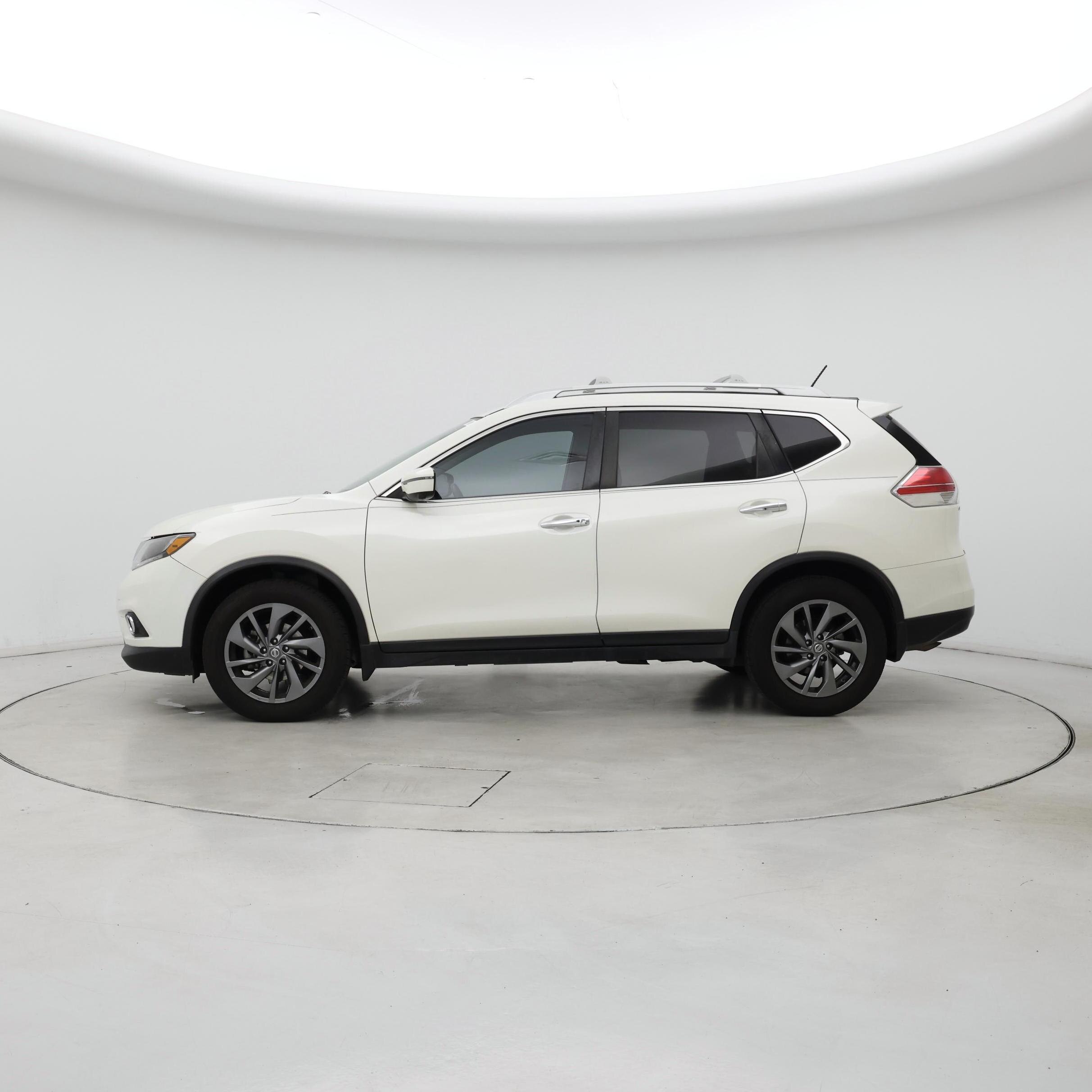 Thumbnail: 2016 Nissan Rogue - 3