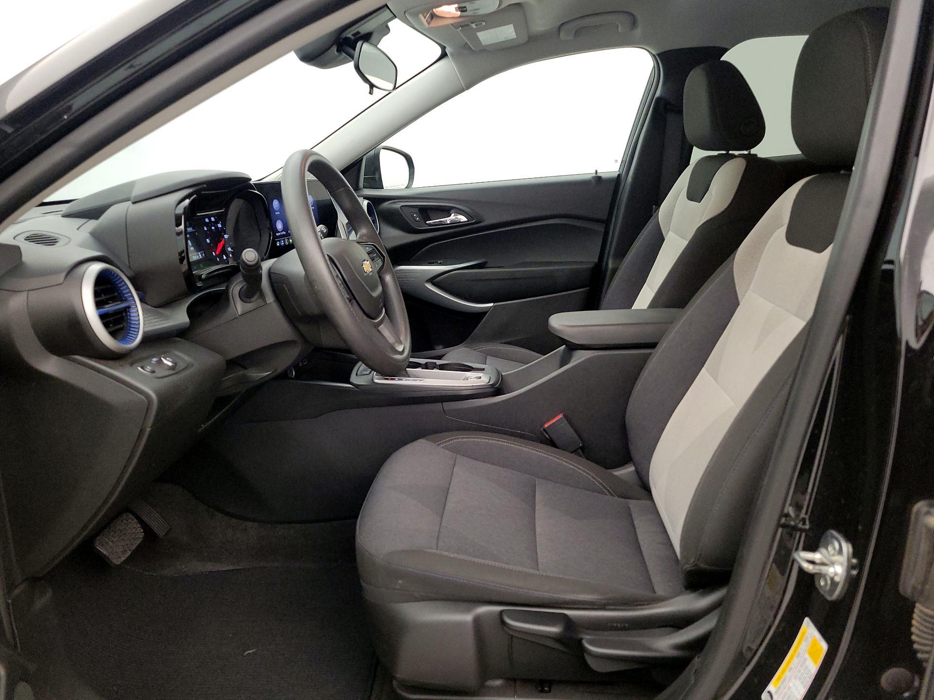 Thumbnail: 2024 Chevrolet Trax - 11