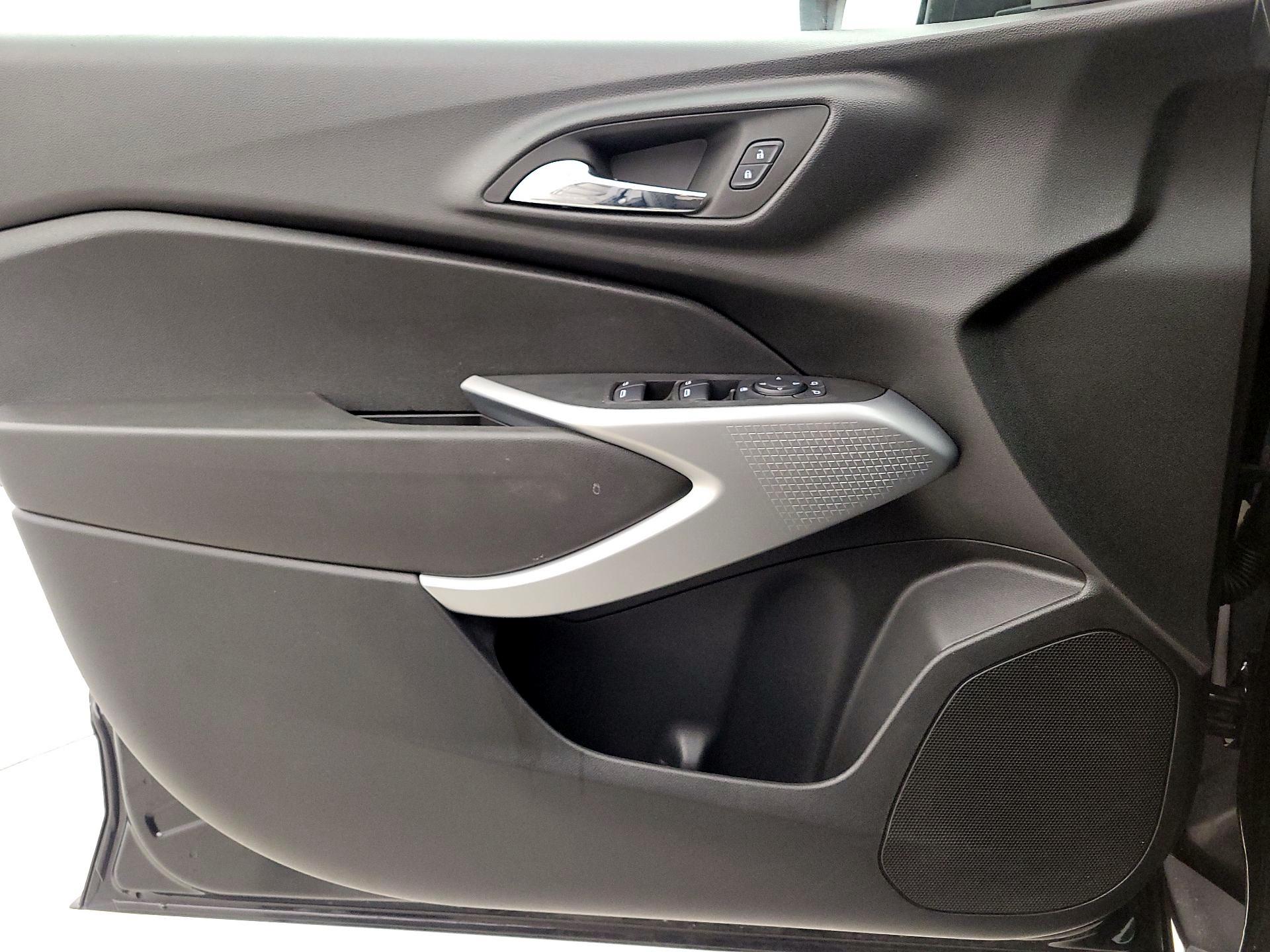 Thumbnail: 2024 Chevrolet Trax - 12