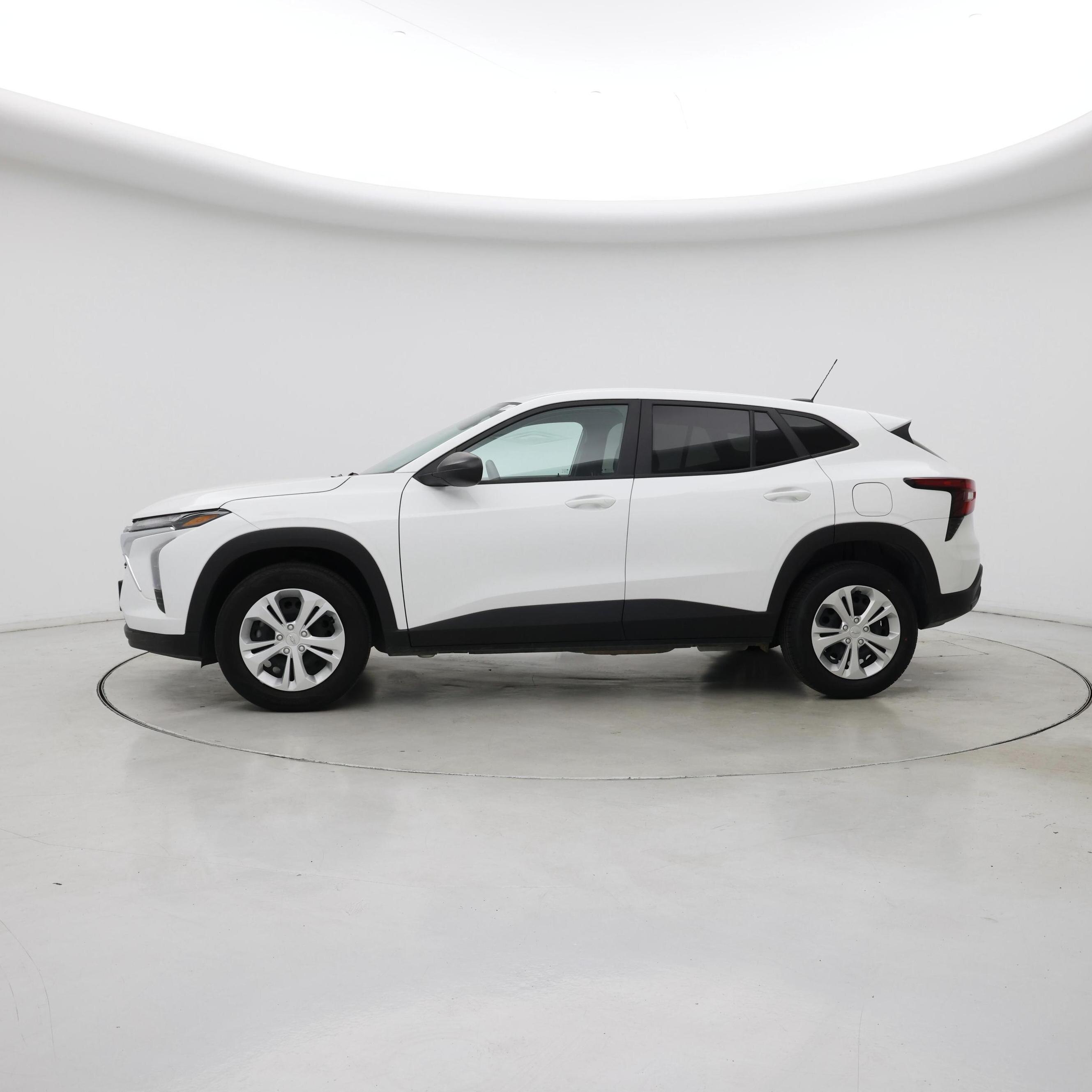 Thumbnail: 2024 Chevrolet Trax - 3