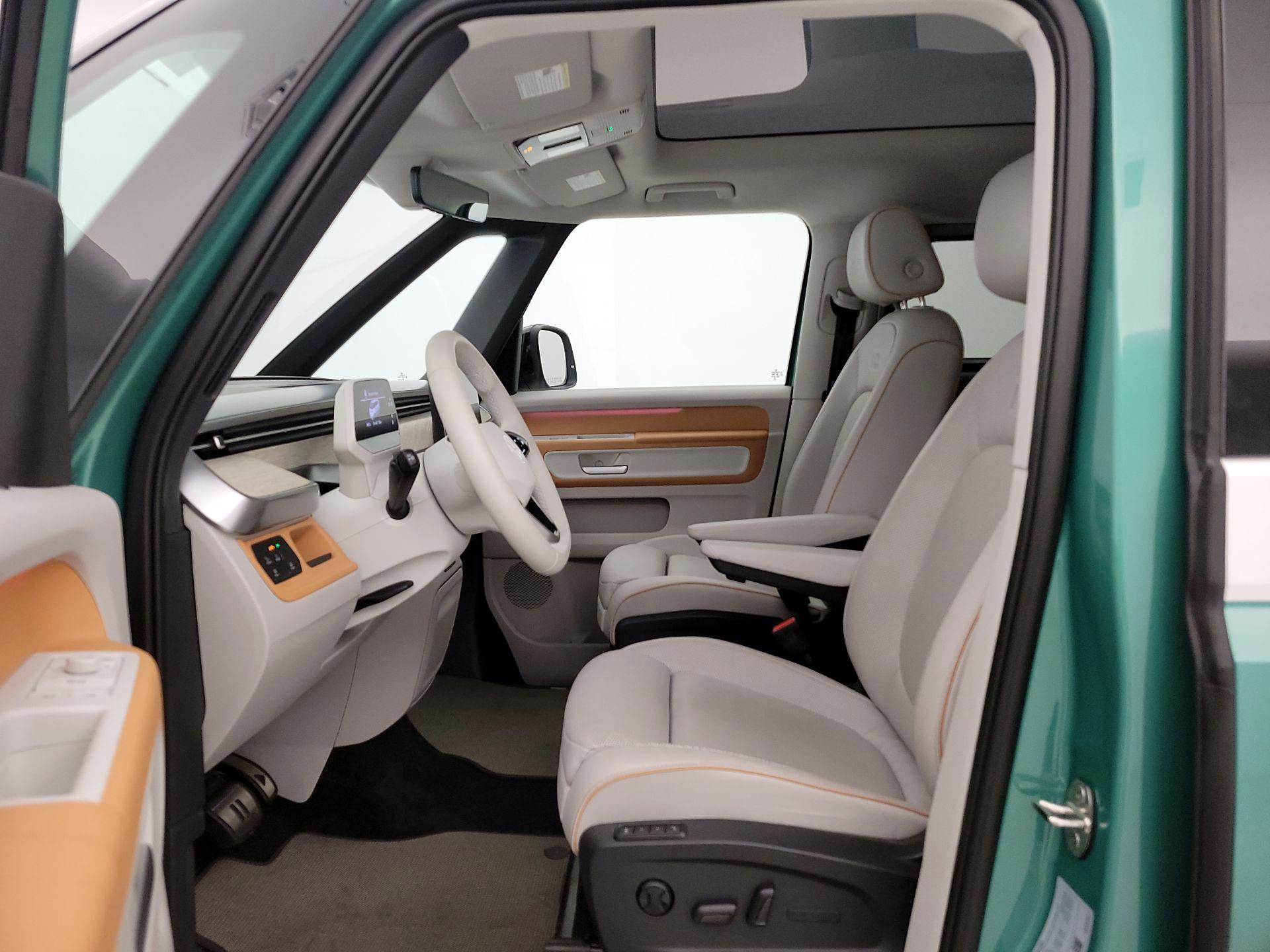 Thumbnail: 2025 Volkswagen ID.Buzz - 11