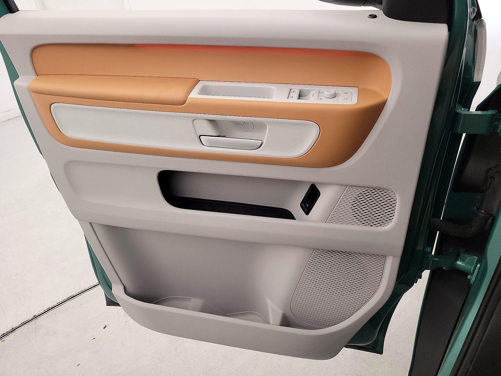 Thumbnail: 2025 Volkswagen ID.Buzz - 12